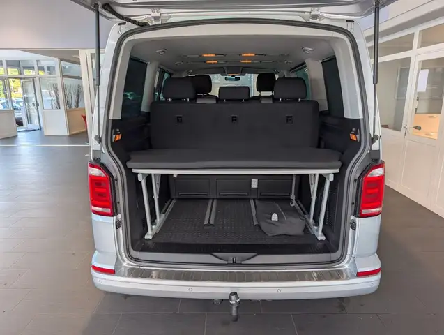 Volkswagen Multivan view 11