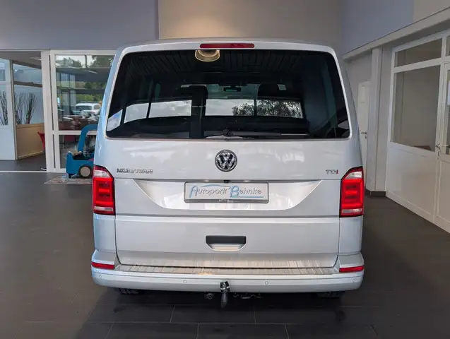 Volkswagen Multivan view 10