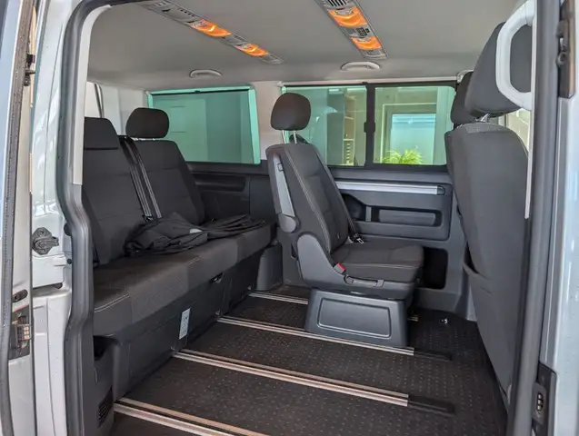 Volkswagen Multivan view 4