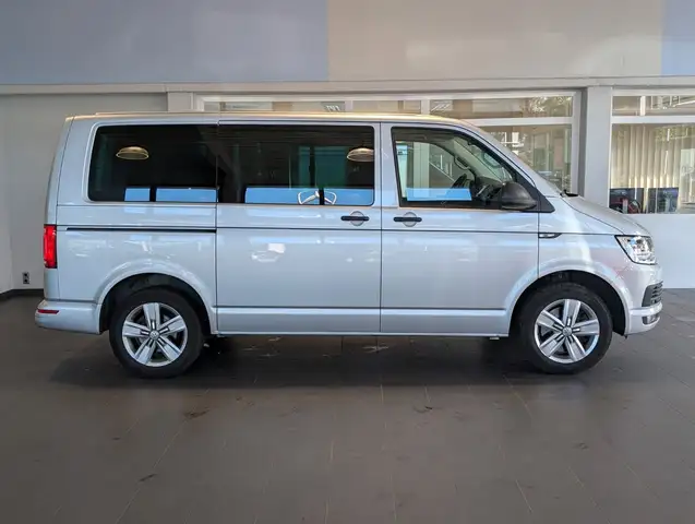 Volkswagen Multivan view 2