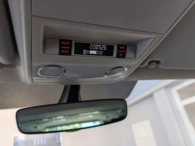 Volkswagen Multivan view 14