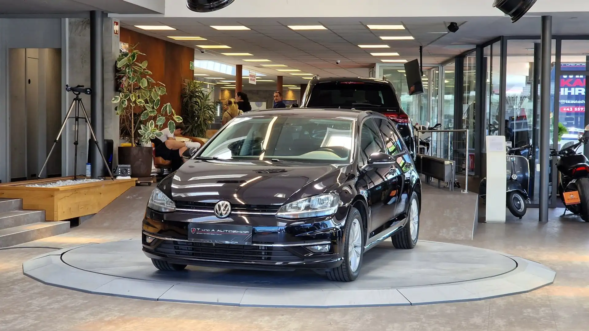 Volkswagen Golf 7 2.0 TDI DSG *Tempomat*Navi*Carplay* Schwarz - 2