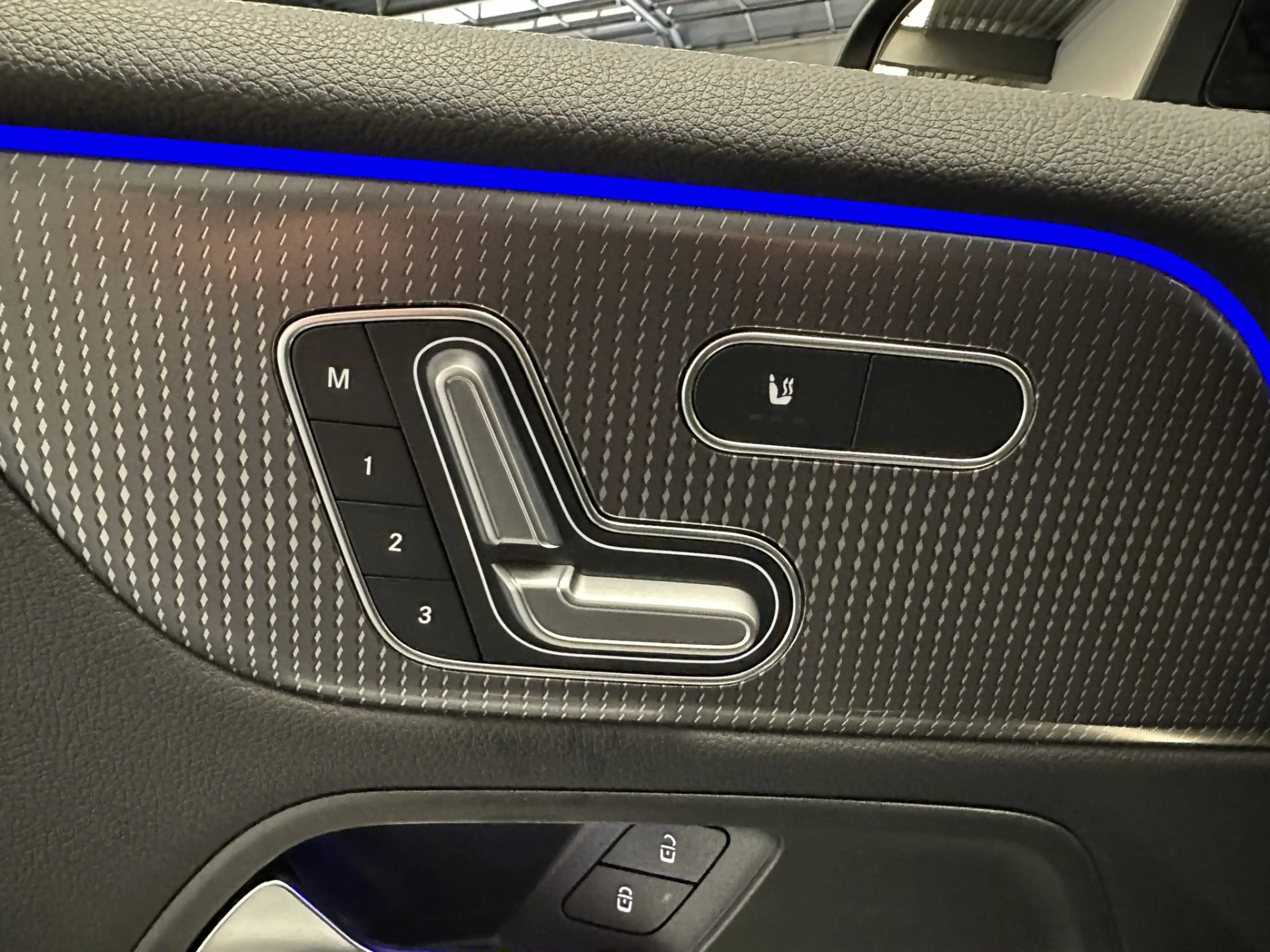 Mercedes-Benz EQB 300 4MATIC AMG LINE 67 KWH ADAPTIVE CRUISE CONTROL 360 — photo 16