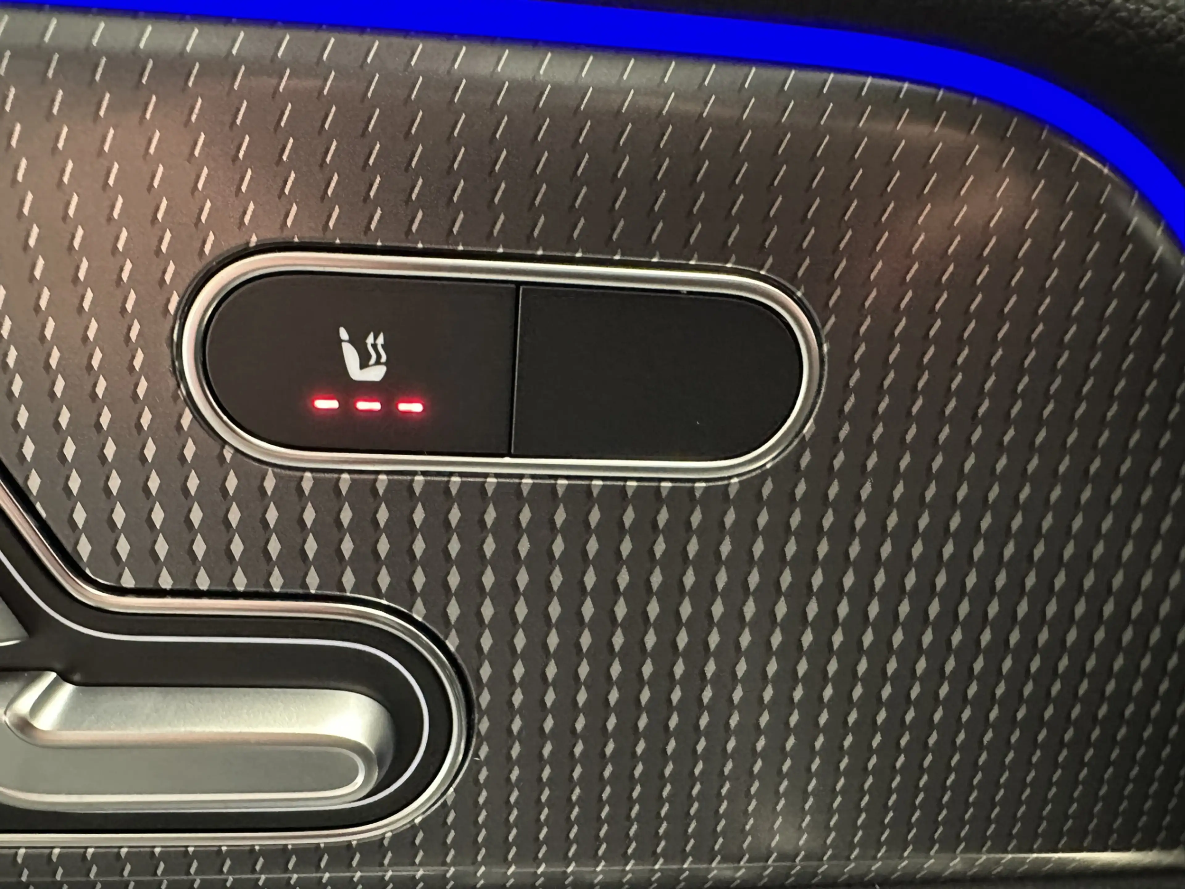 Mercedes-Benz EQB 300 4MATIC AMG LINE 67 KWH ADAPTIVE CRUISE CONTROL 360 — photo 17