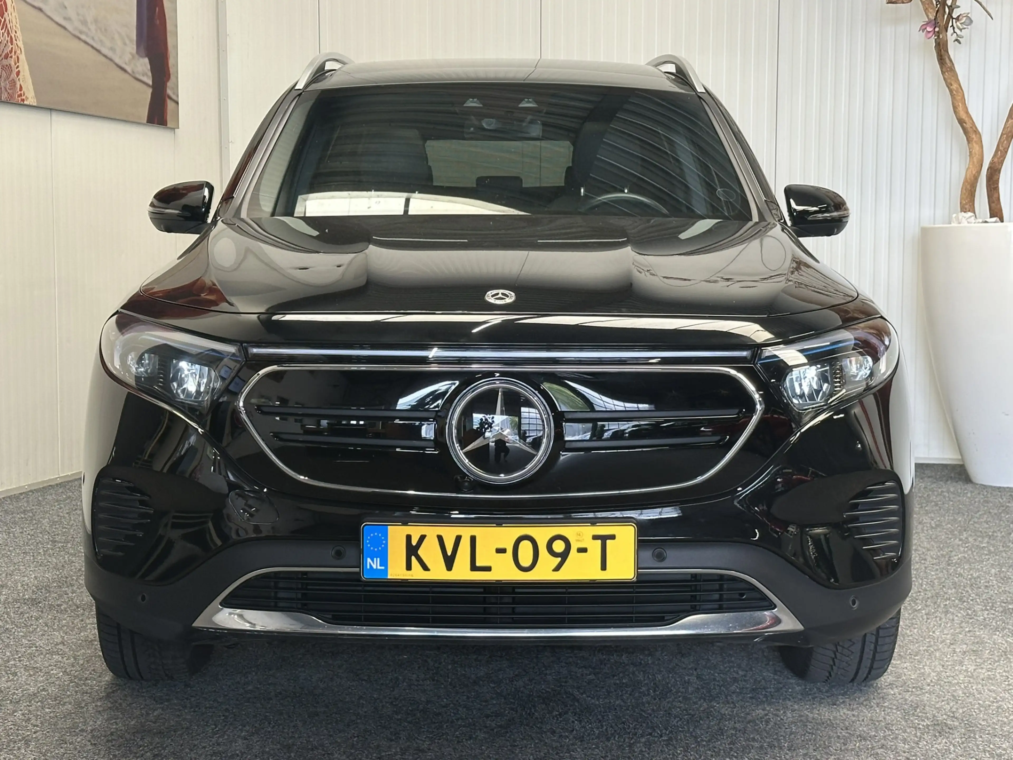 Mercedes-Benz EQB 300 4MATIC AMG LINE 67 KWH ADAPTIVE CRUISE CONTROL 360 — photo 3