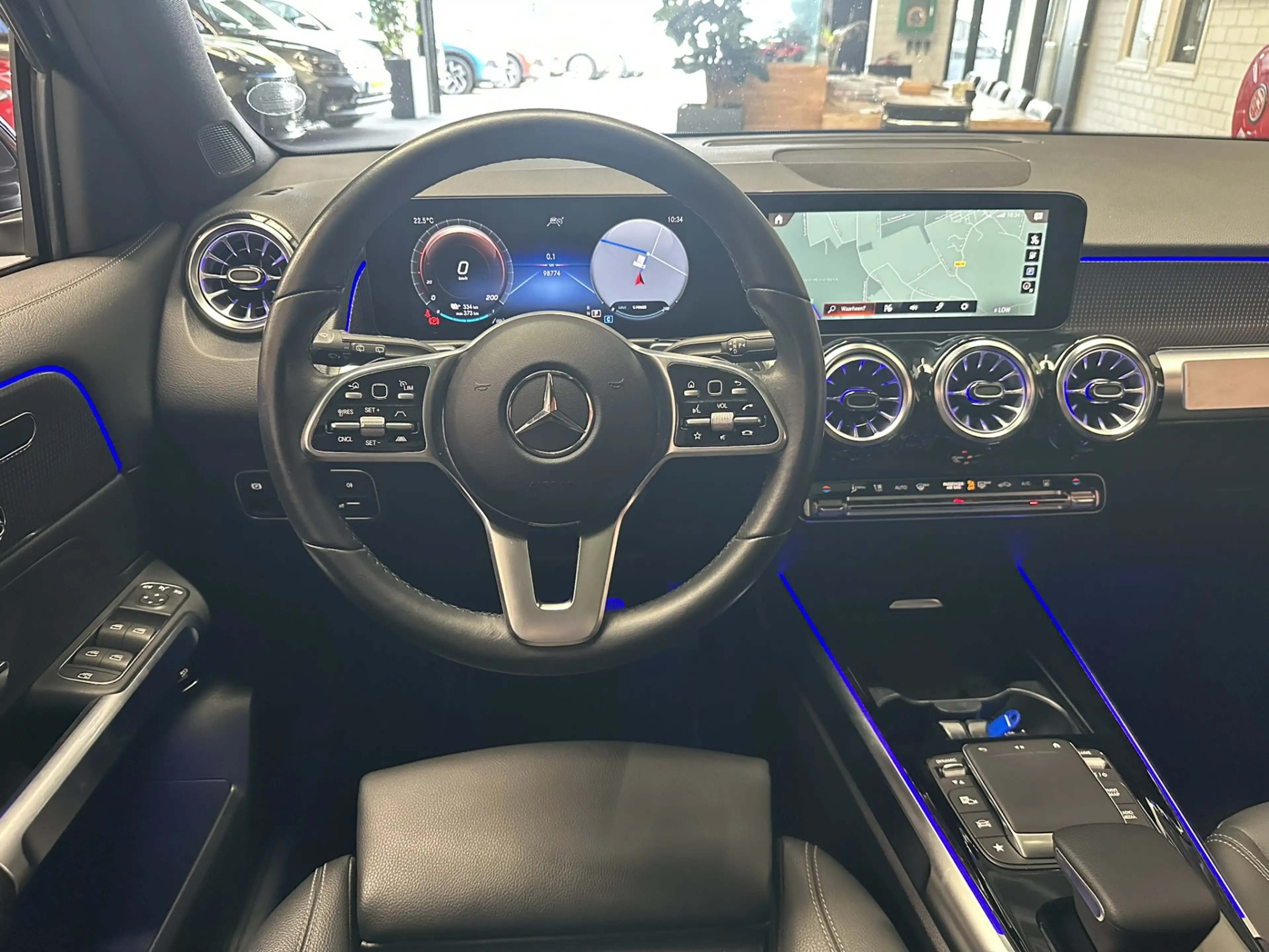 Mercedes-Benz EQB 300 4MATIC AMG LINE 67 KWH ADAPTIVE CRUISE CONTROL 360 — photo 12