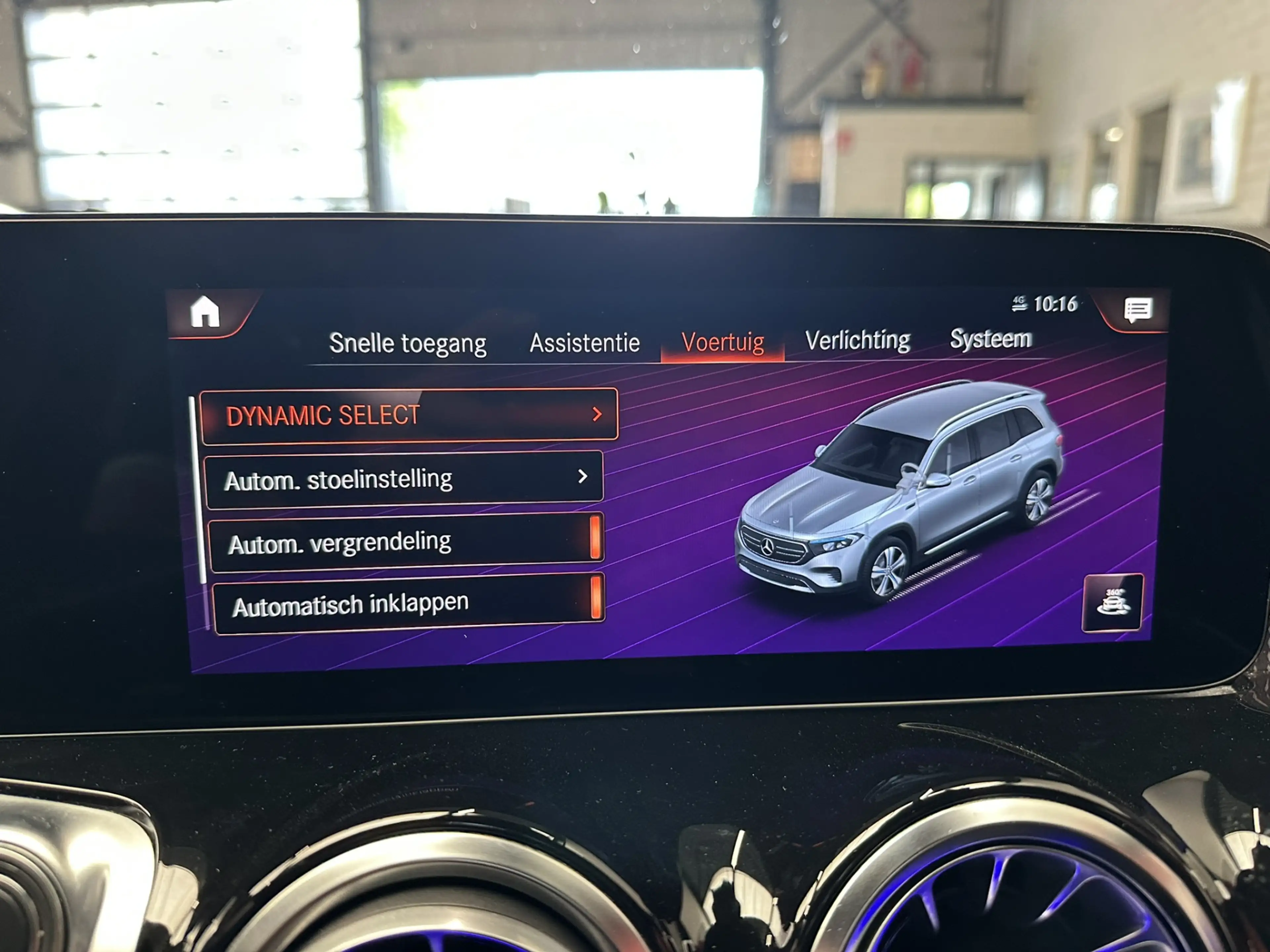 Mercedes-Benz EQB 300 4MATIC AMG LINE 67 KWH ADAPTIVE CRUISE CONTROL 360 — photo 40