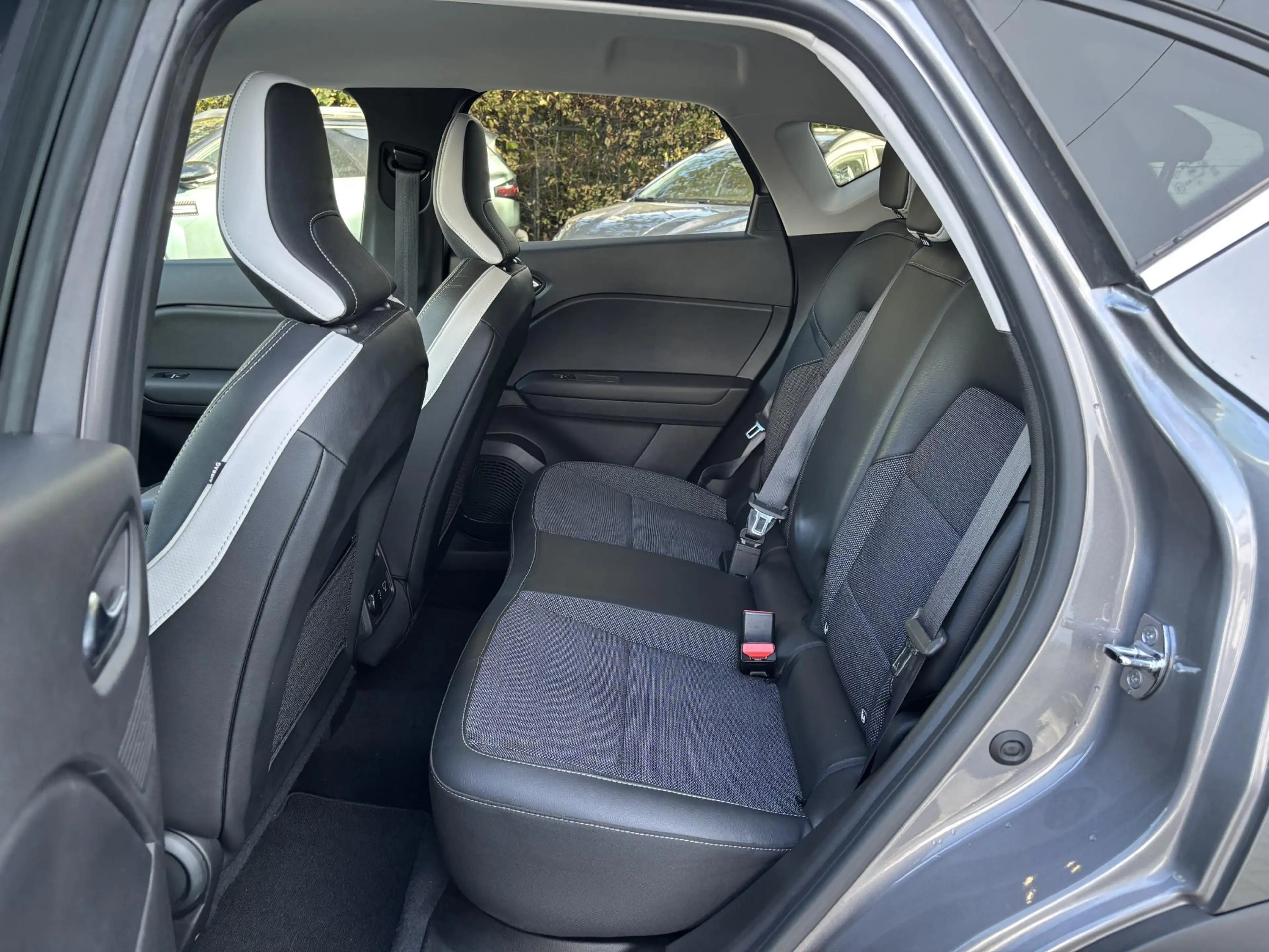 Renault Captur 1.0 TCe 90 Intens l Pack parking l — photo 8