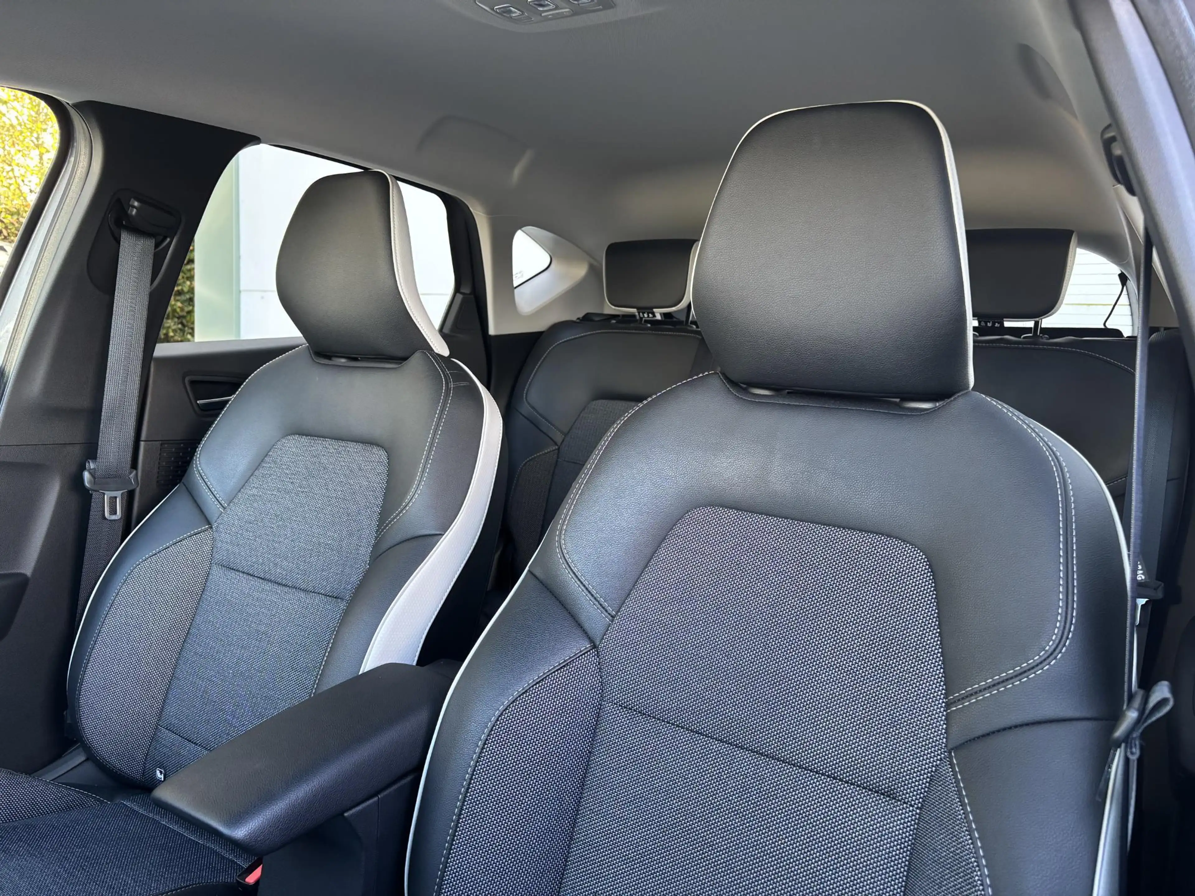 Renault Captur 1.0 TCe 90 Intens l Pack parking l — photo 7