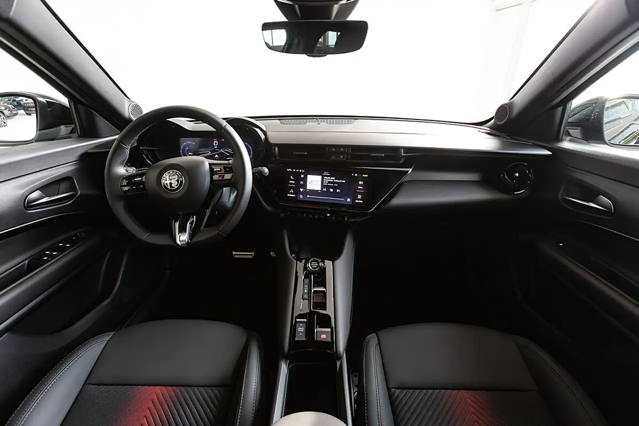 Alfa Romeo Junior 2025