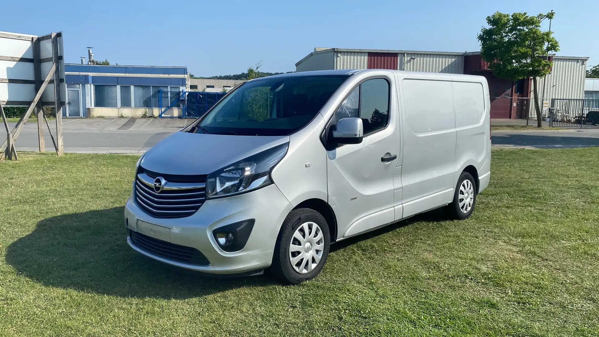 Opel Vivaro ✅ 1.6 CDTi L2H1 BiTurbo Edition S/S Plateado - 1