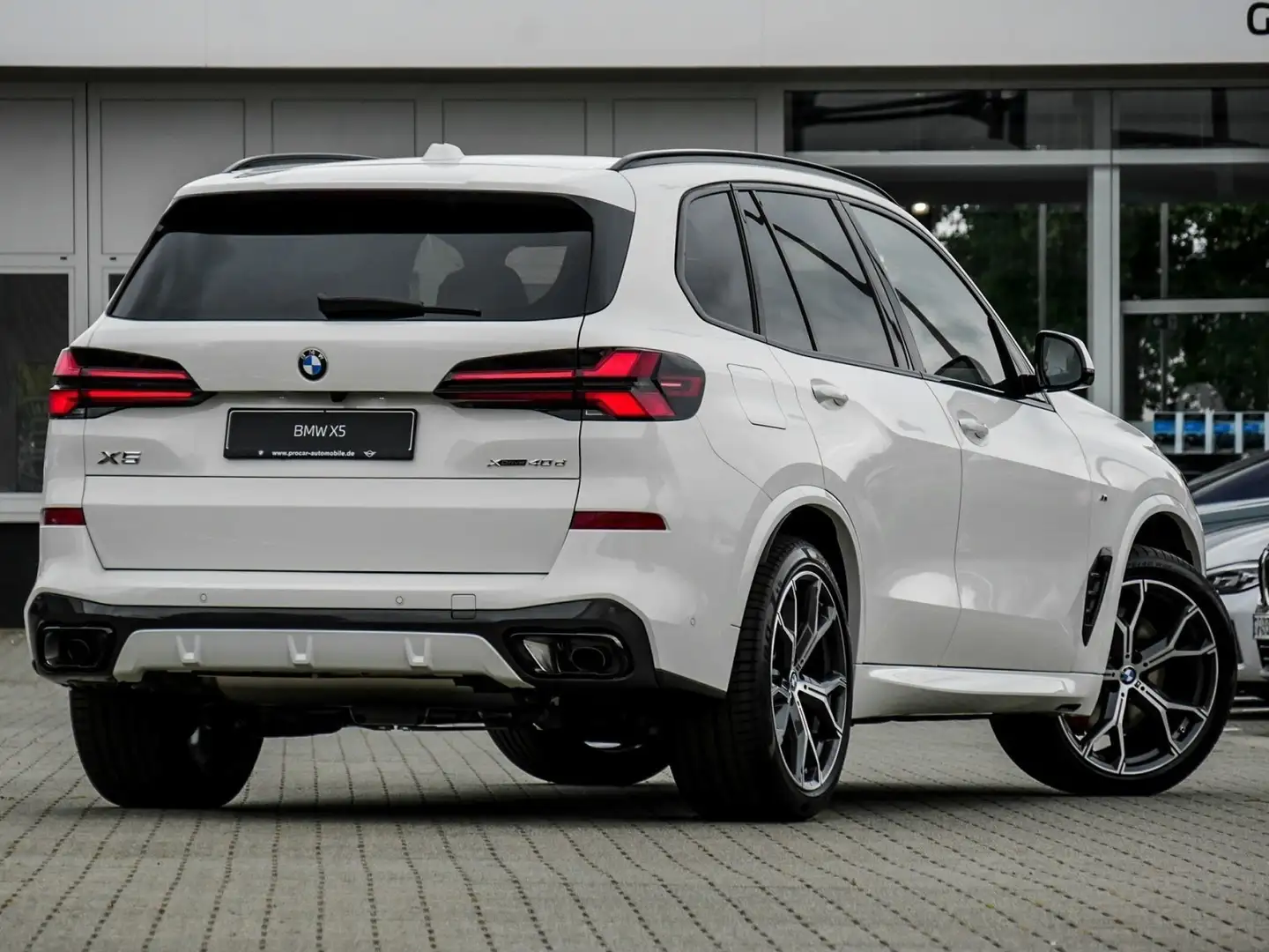 BMW X5 xDrive40d MSportPro PANO ACC AHK RFK NAVI 21" Weiß - 2