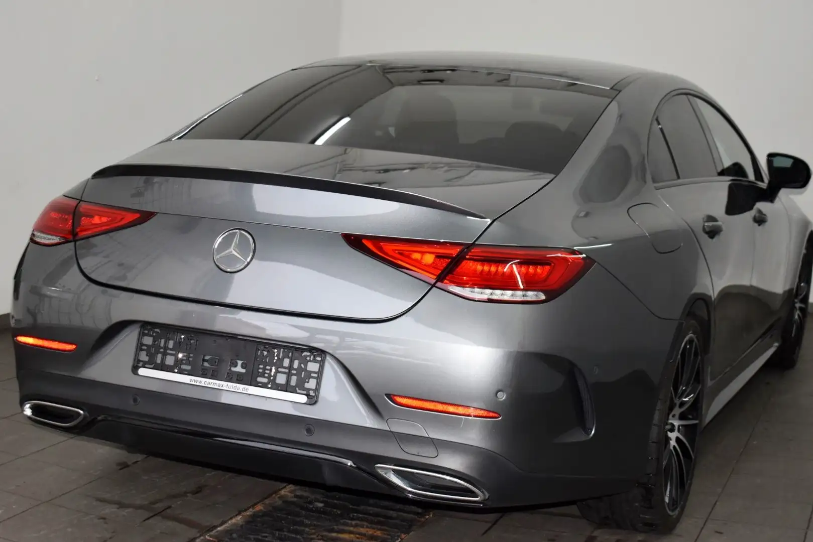 Mercedes-Benz CLS 300 d AMG Line Night-/Fahrassistenz-/Park-Pak Grey - 2