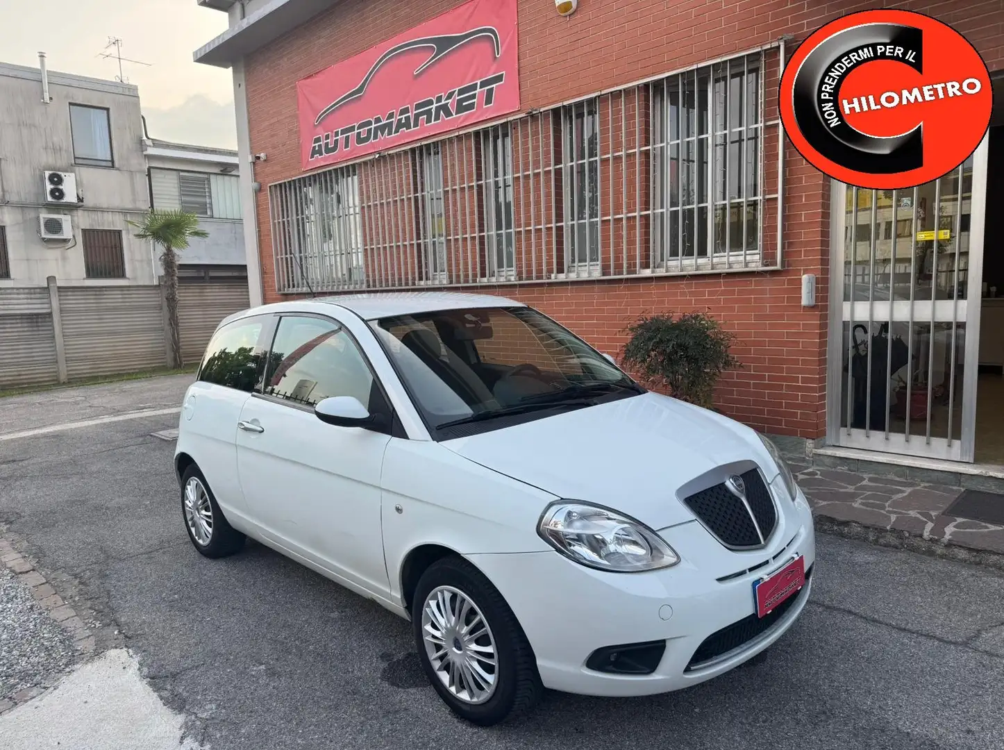 Lancia Ypsilon 1.2 60cv Argento Blanco - 1