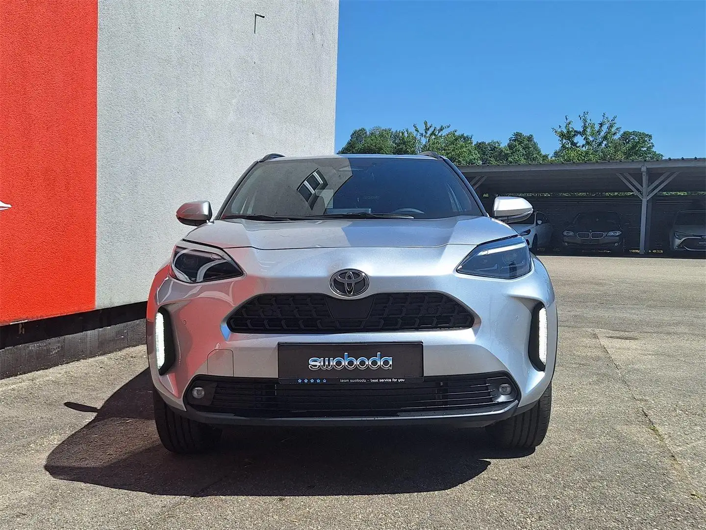 Toyota Yaris Cross 1,5 l 4x2 Hybrid Active Drive + Safety Silber - 2