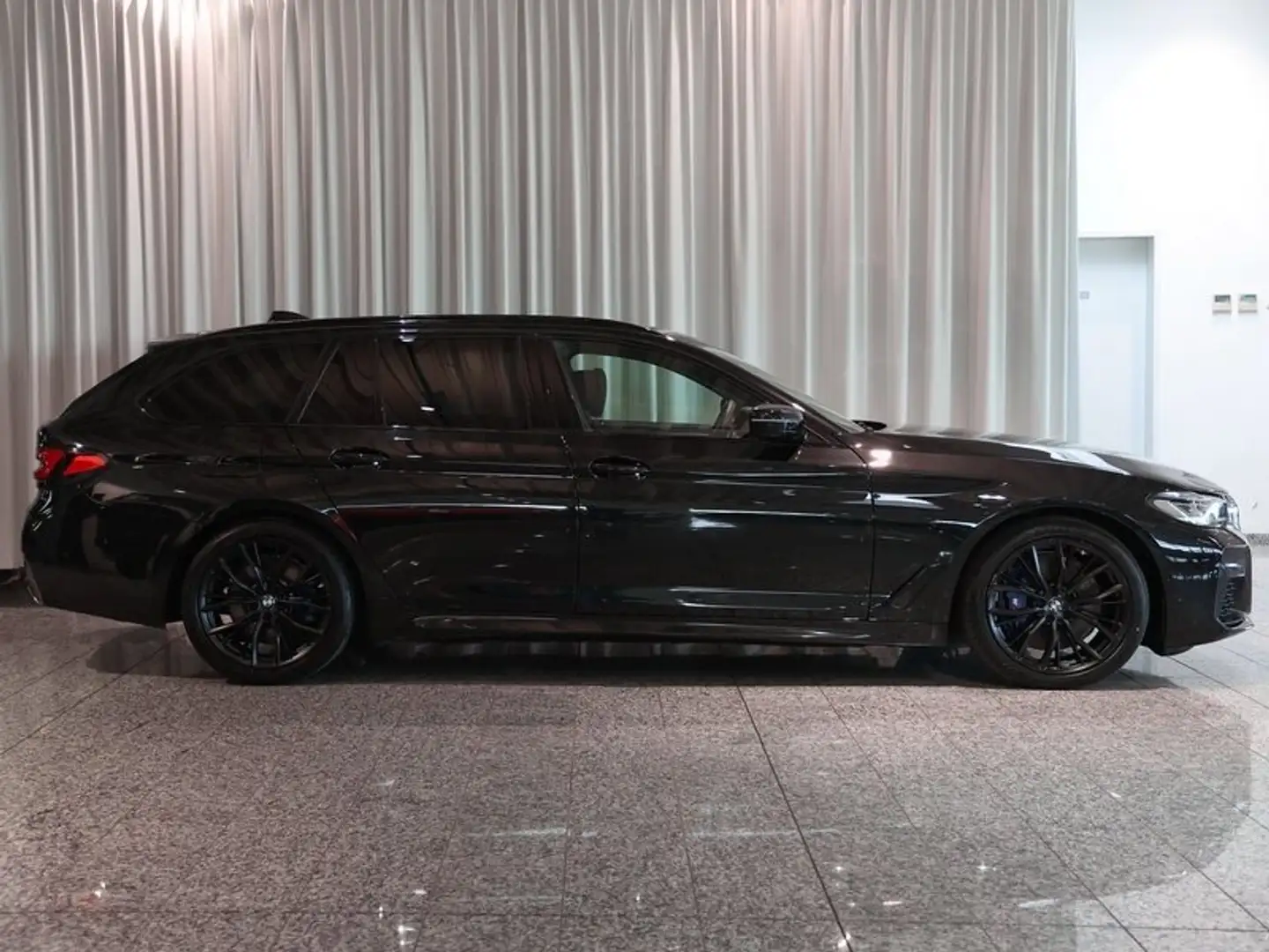 BMW 530 d Touring M Sport Pano. Laser HUD Standheiz. Schwarz - 2
