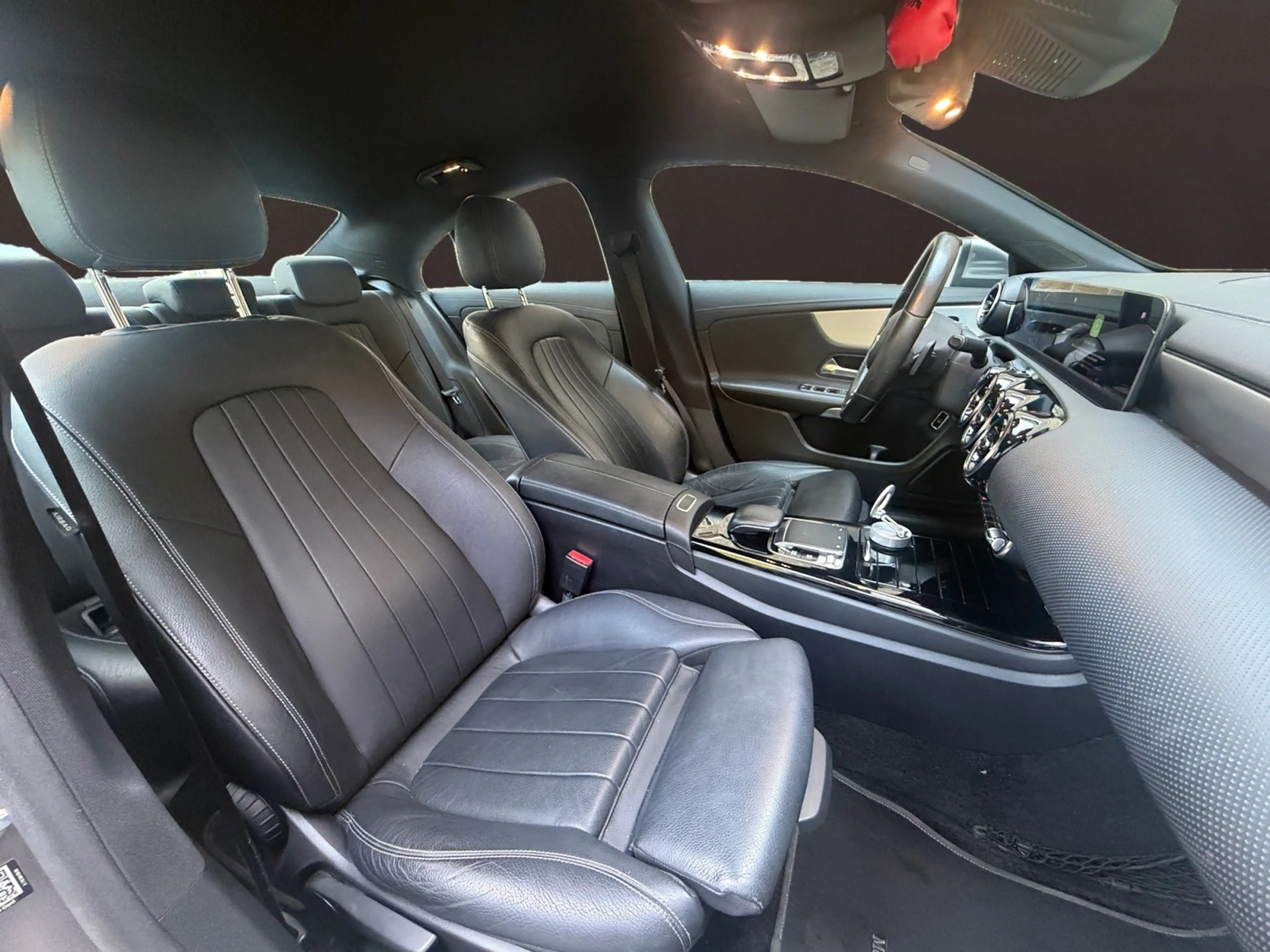 Mercedes-Benz CLA 180 Gris mat / Véhicule belge / Garantie 12 mois valable chez Mercedes — photo 13
