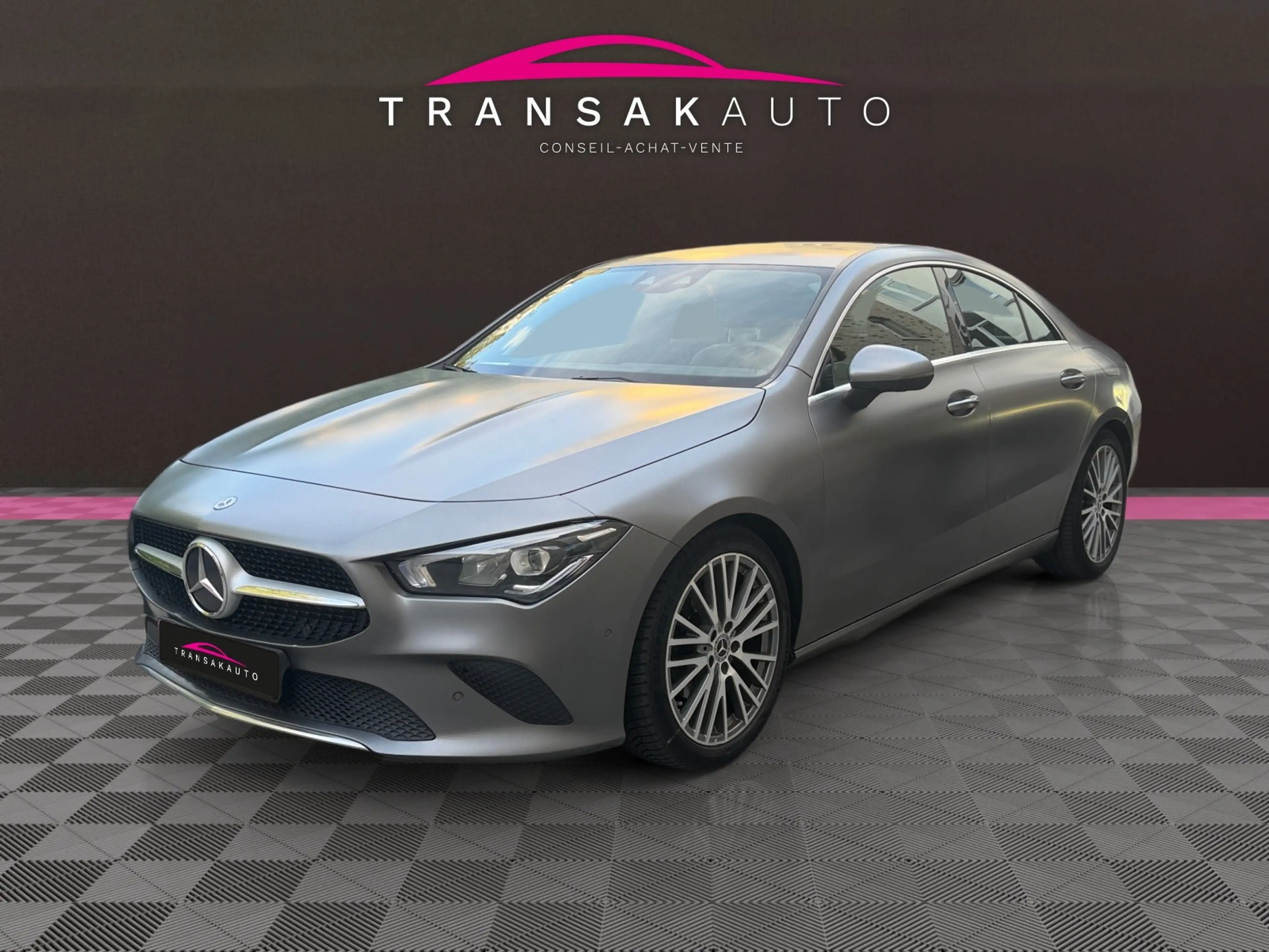 Mercedes-Benz CLA 180 Gris mat / Véhicule belge / Garantie 12 mois valable chez Mercedes — photo 3