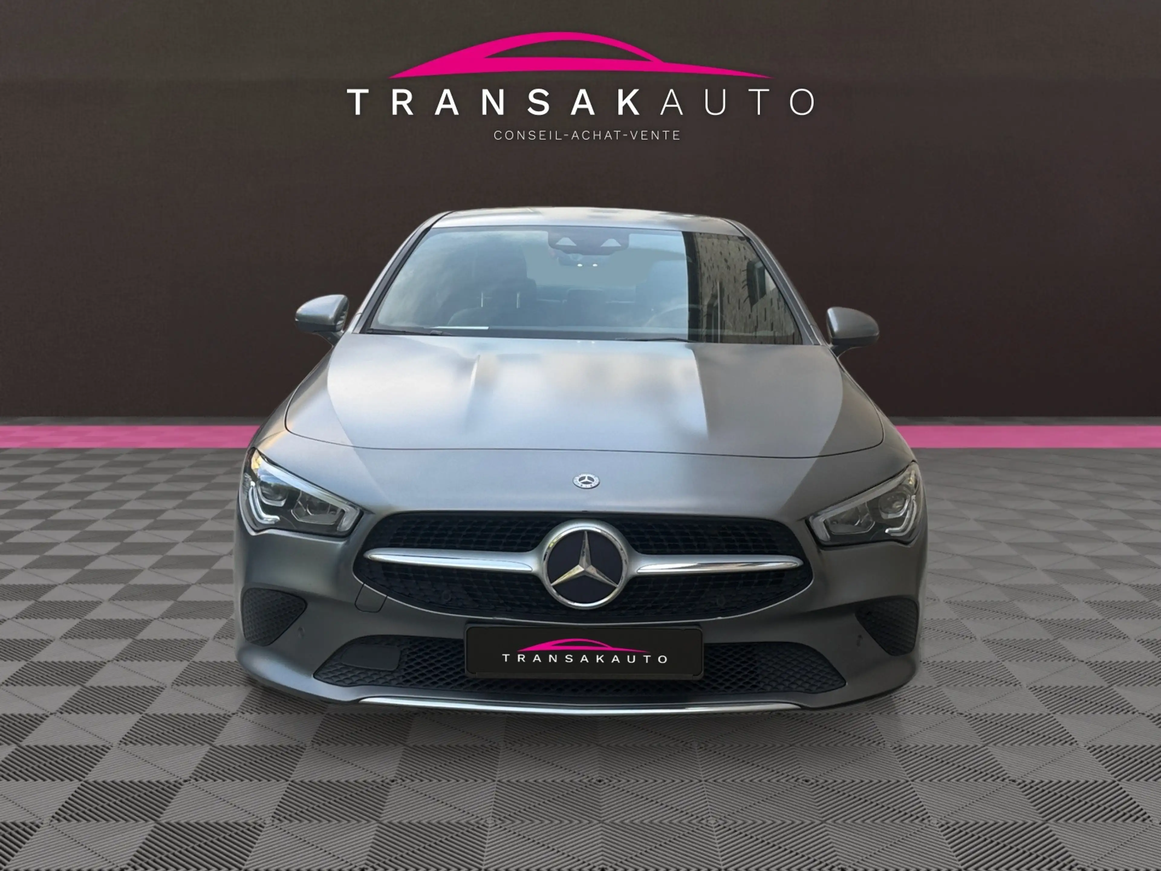 Mercedes-Benz CLA 180 Gris mat / Véhicule belge / Garantie 12 mois valable chez Mercedes — photo 2
