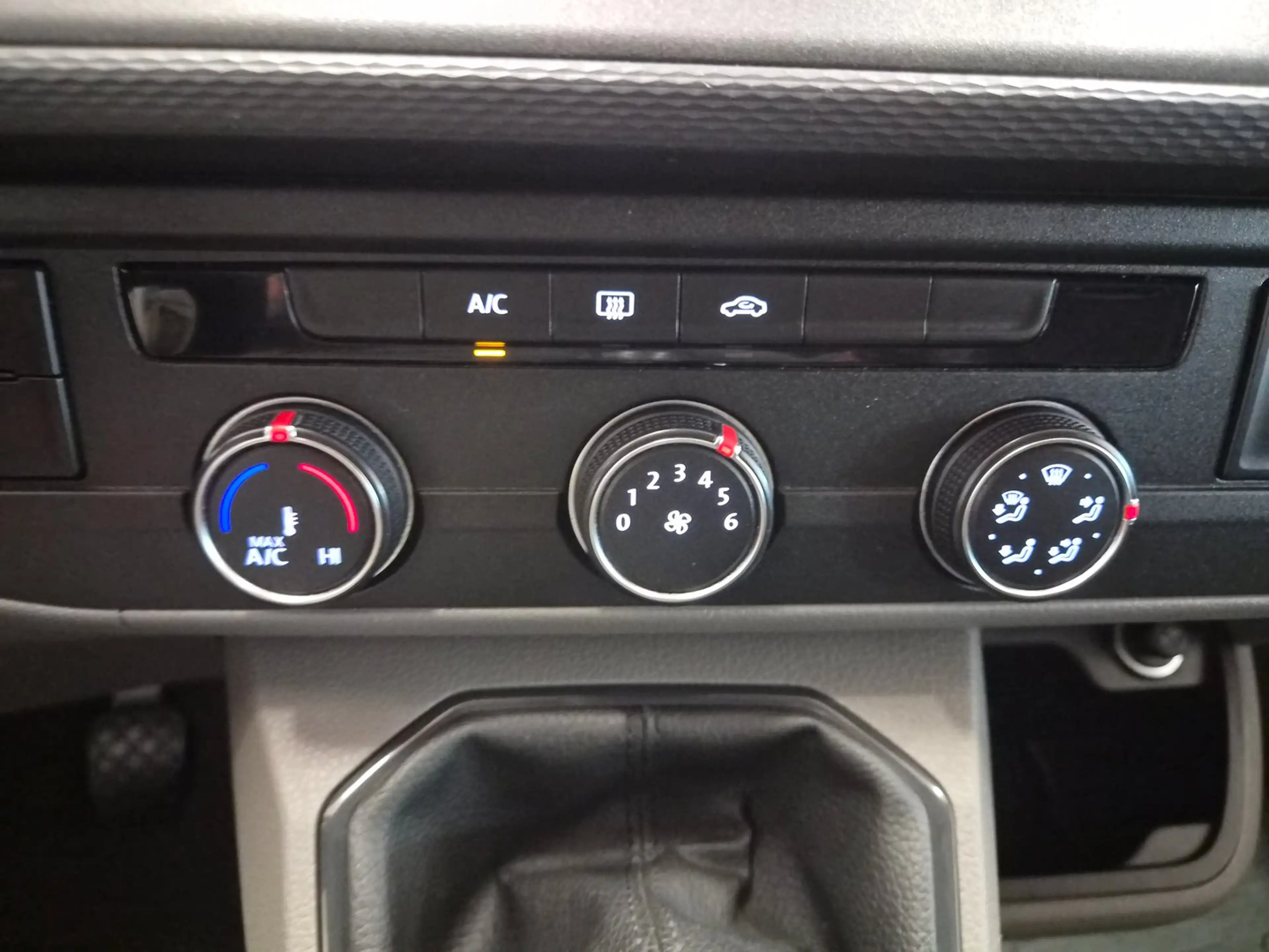 Volkswagen T6.1 Transporter VW Transporter T6.1 Kastenwagen LR TDI 4MOTION — photo 8