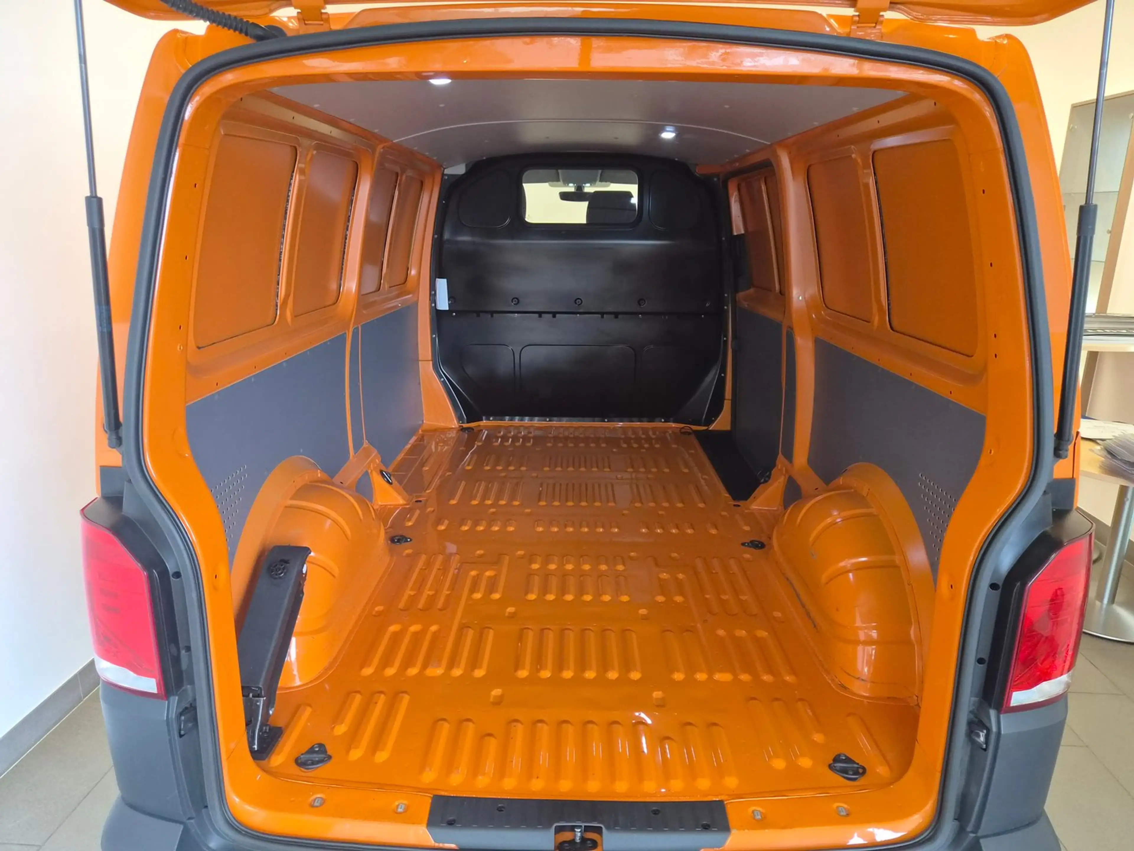 Volkswagen T6.1 Transporter VW Transporter T6.1 Kastenwagen LR TDI 4MOTION — photo 13