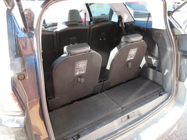 Peugeot 5008 view 12
