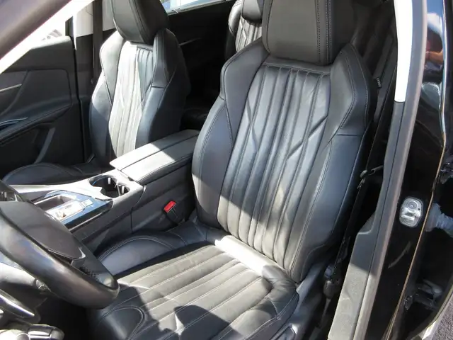 Peugeot 5008 view 9