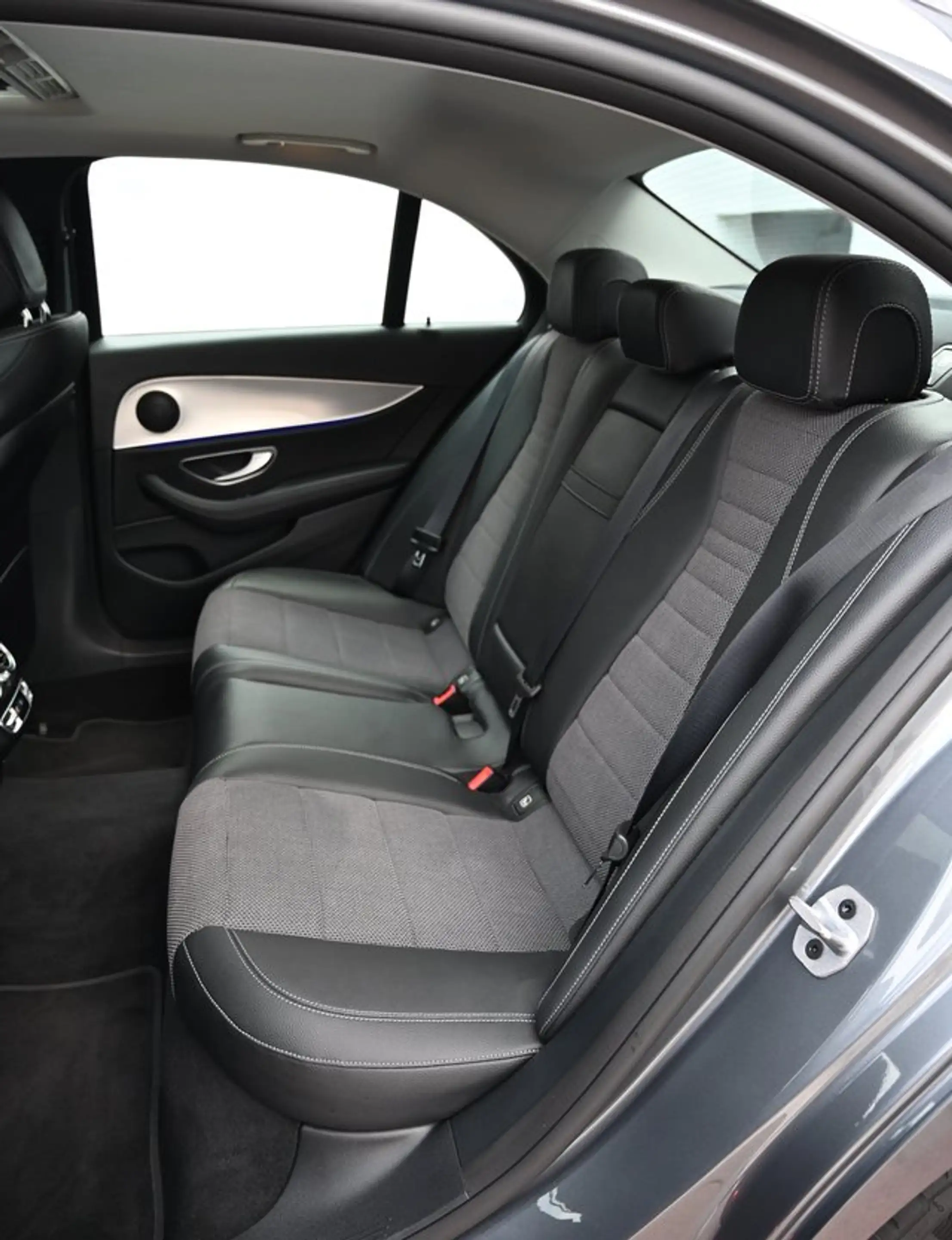 Mercedes-Benz E 220 d StandHzg*el.SD*ACC*Kamera*Multibeam — photo 13