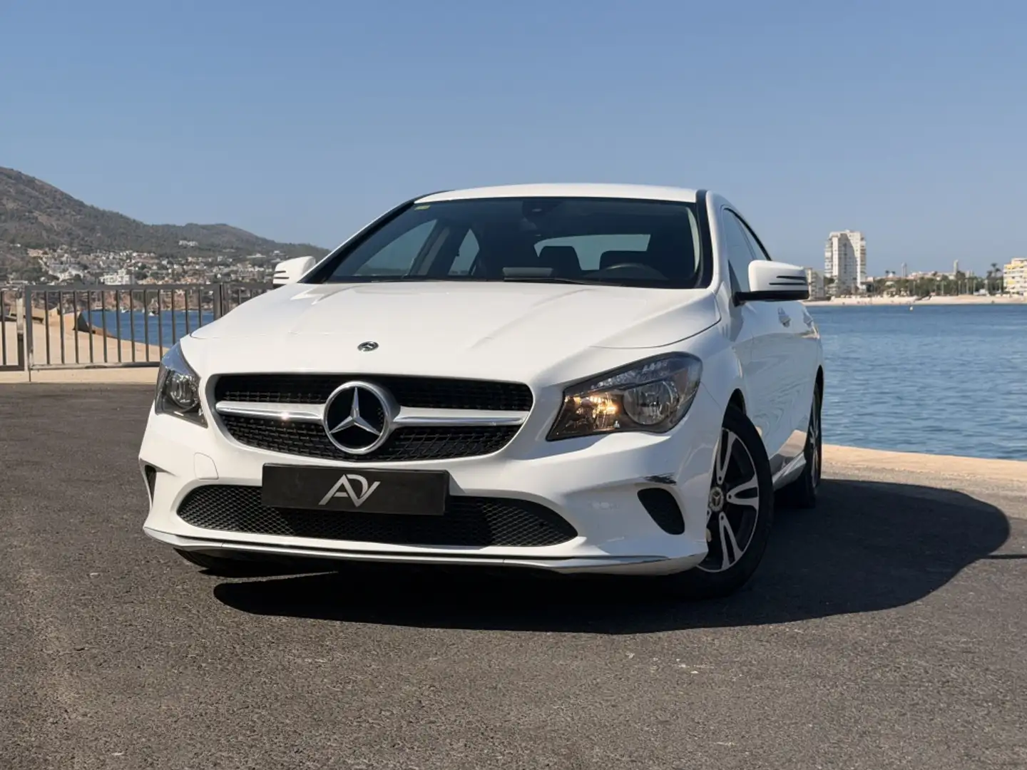 Mercedes-Benz CLA 180 7G-DCT Blanco - 1