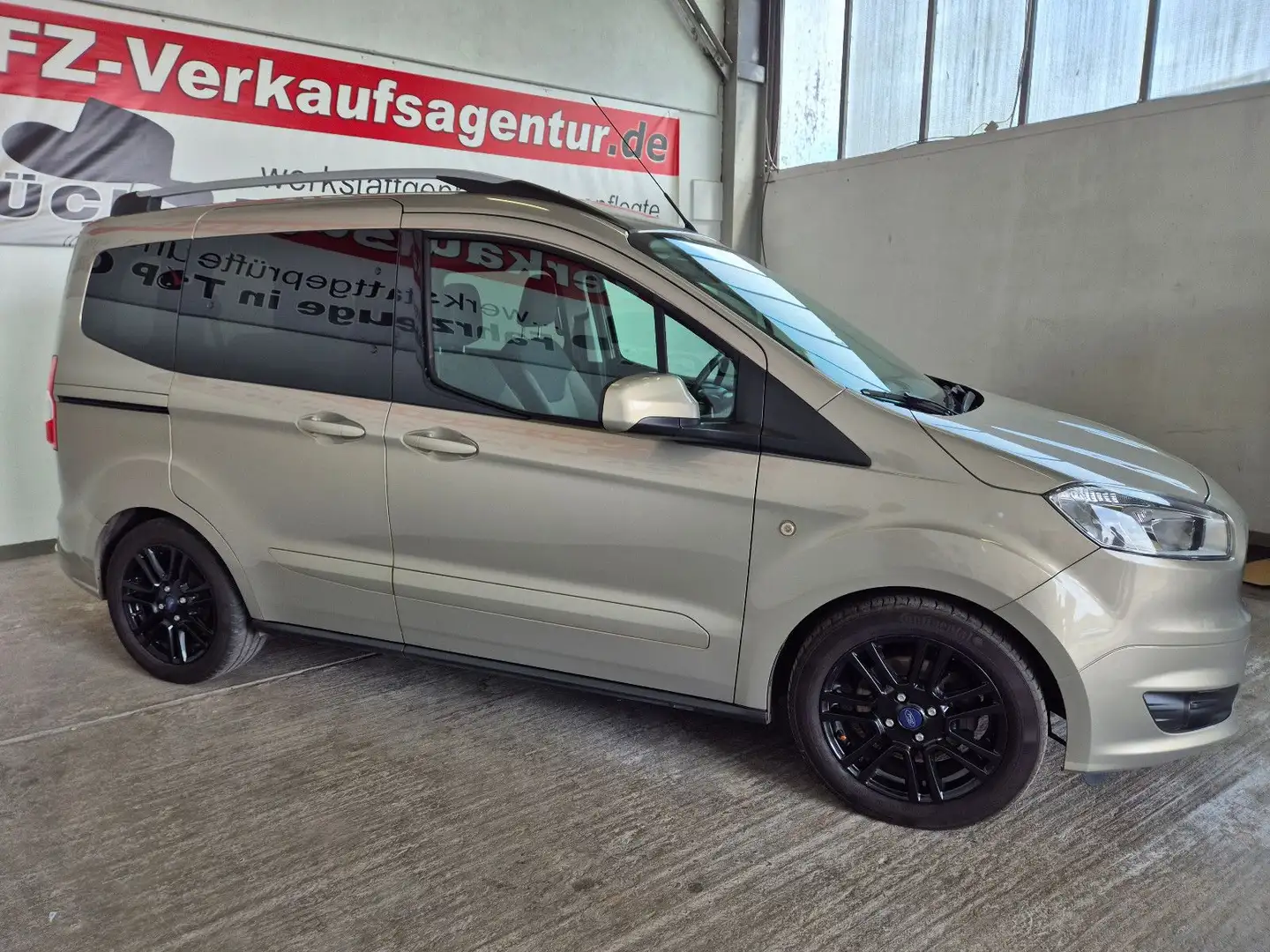 Ford Tourneo Courier Titanium, inkl. 1 Jahr Garantie Silber - 2