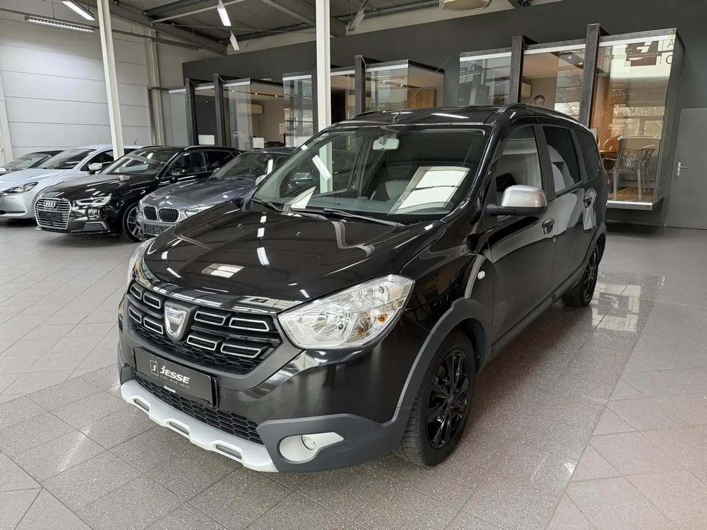 Dacia Lodgy 1.6 Navi Klima R.Cam 7-Sitzer Schwarz - 1