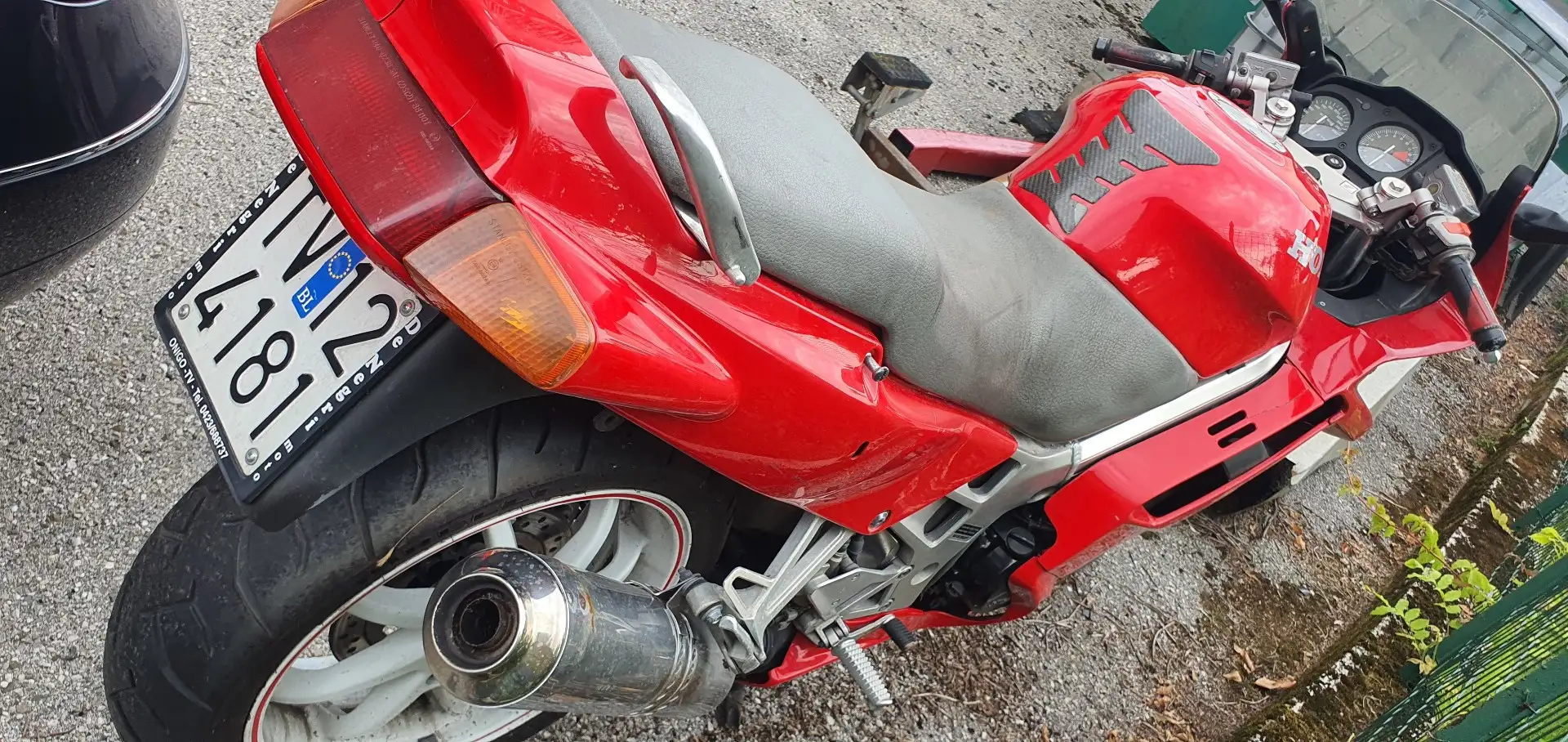 Honda VFR 750 Rouge - 2