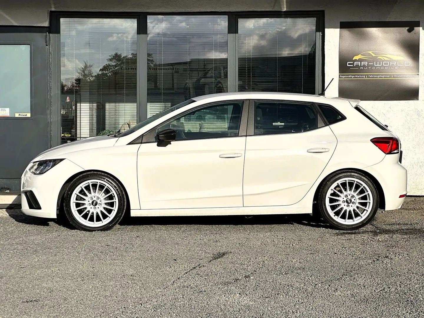 SEAT Ibiza Sport Media-System Klima Garantie Weiß - 2