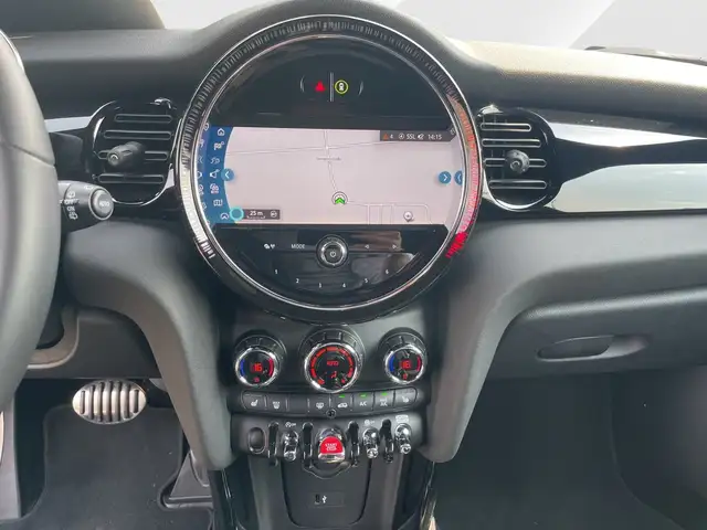 Mini Hatch view 10