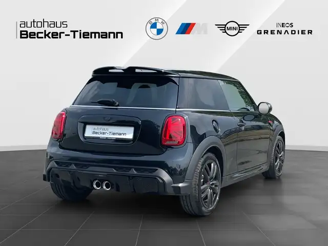 Mini Hatch view 6