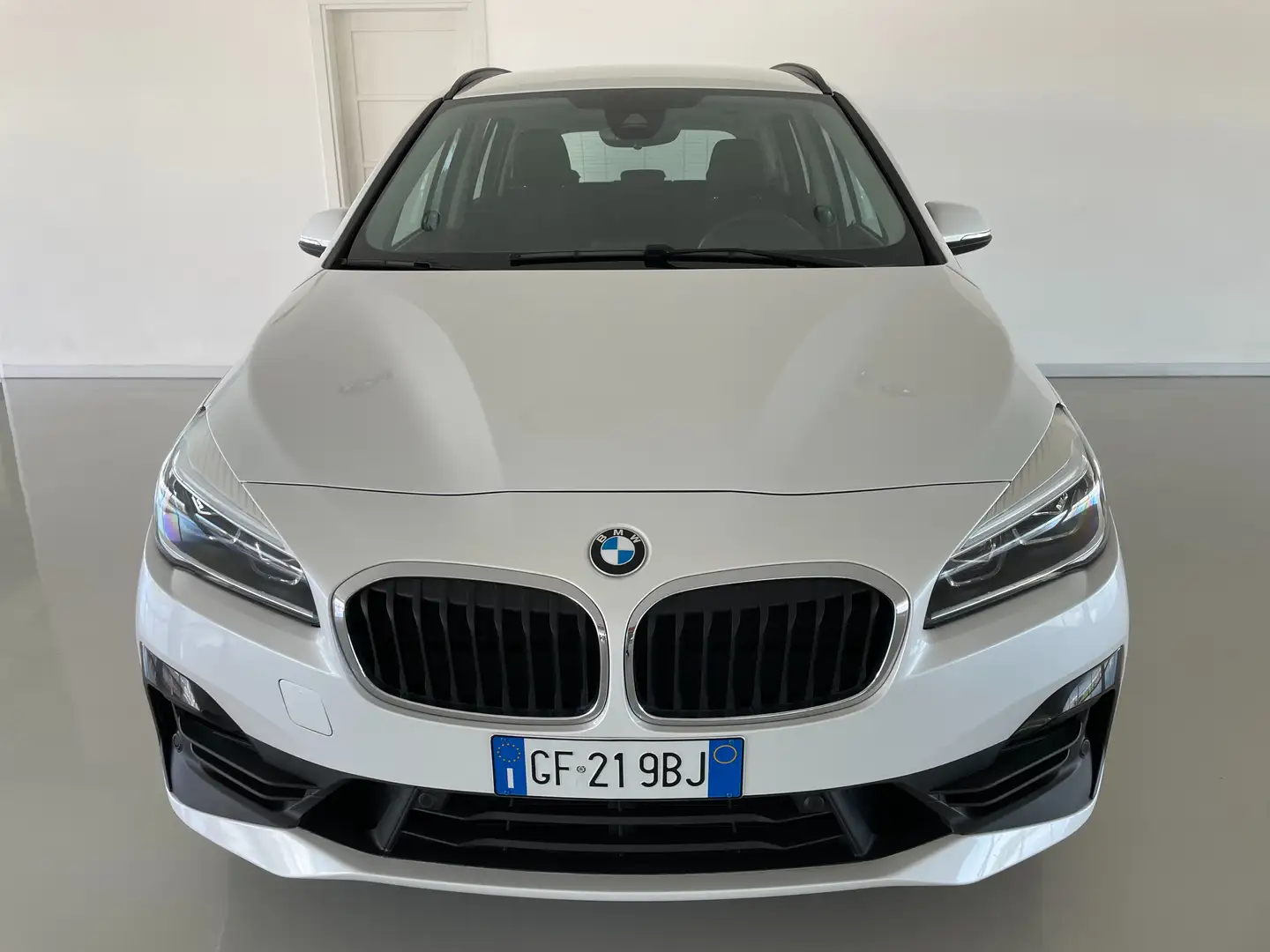 BMW 220 220d Gran Tourer Advantage 7p auto Bianco - 2