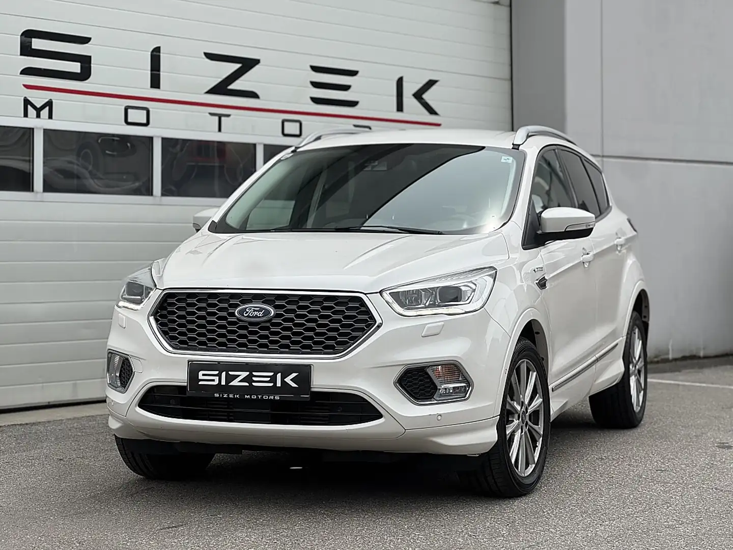 Ford Kuga 2,0 TDCi Vignale Powershift Aut. AWD Weiß - 1