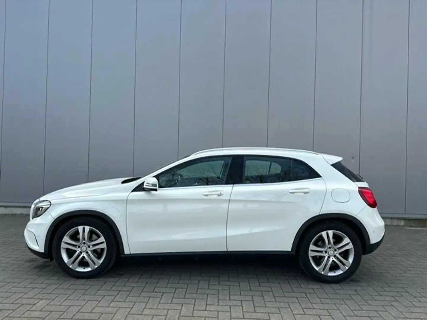 Mercedes-Benz GLA 250 LED/panoramisch dak/navigatie Blanc - 2