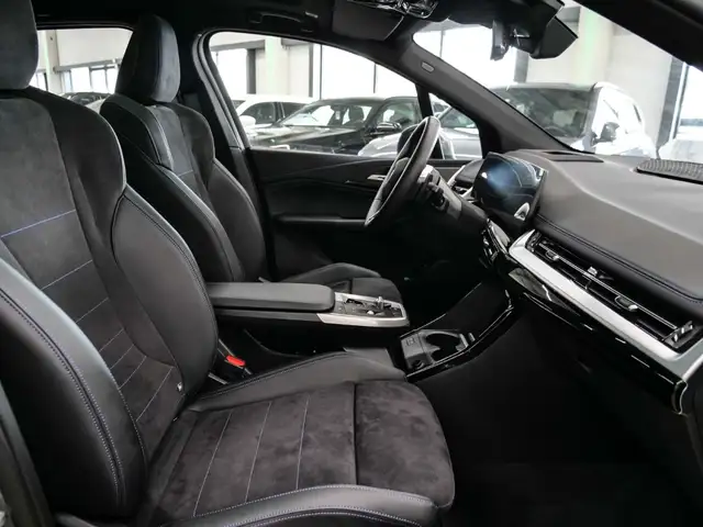 BMW 2 Series view 17