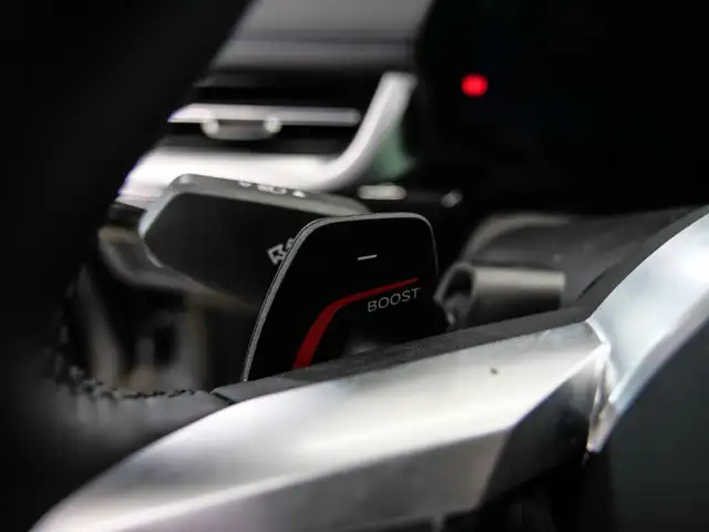 BMW 2 Series view 25