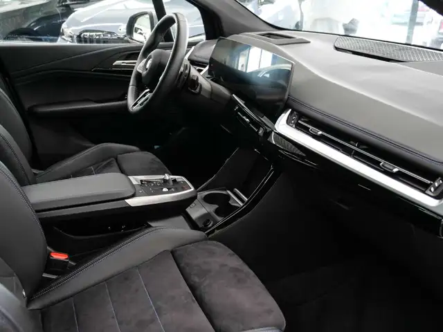 BMW 2 Series view 16