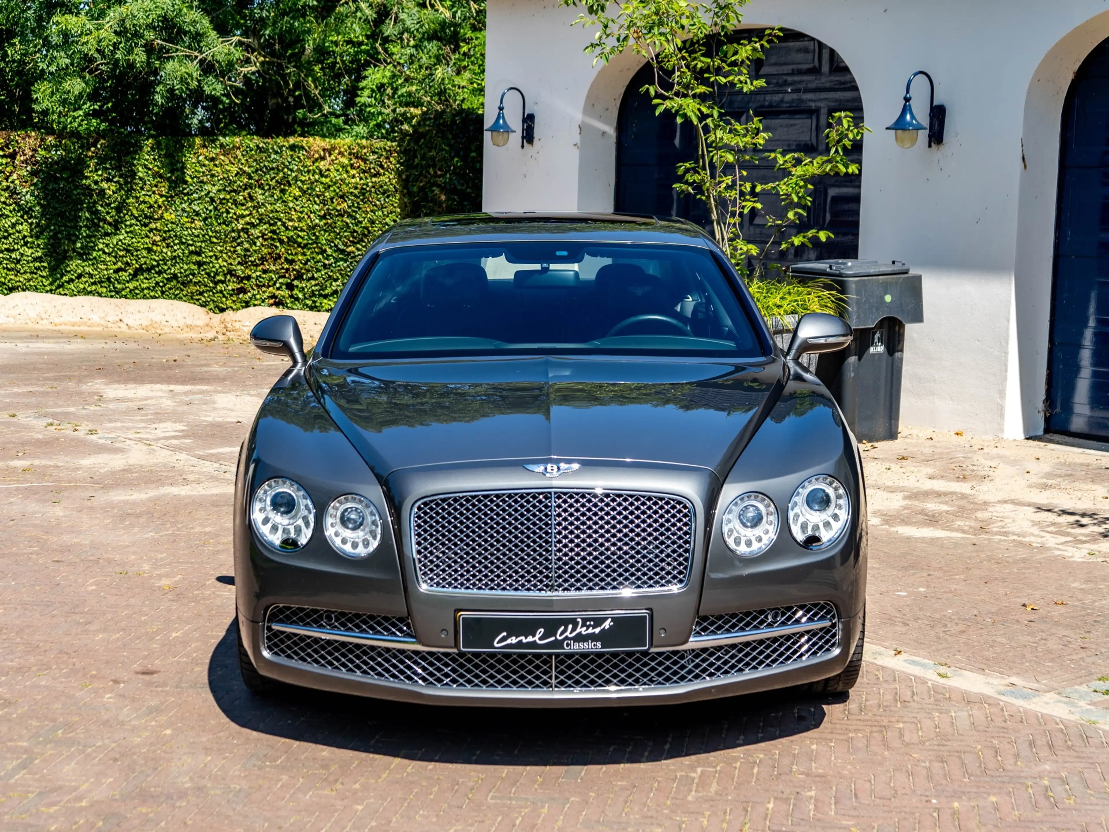 Bentley Flying Spur 6.0 W12 — photo 13
