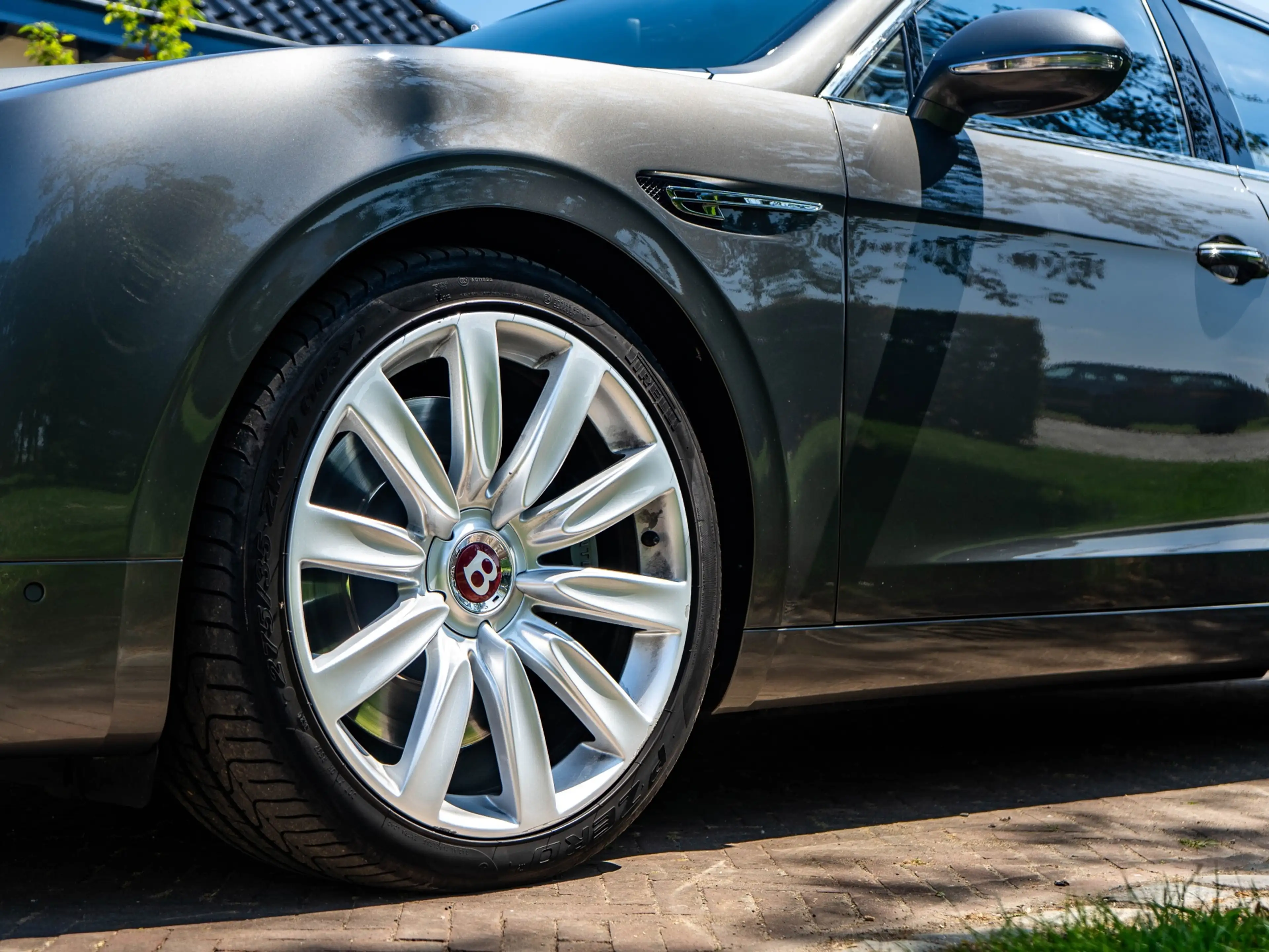 Bentley Flying Spur 6.0 W12 — photo 9