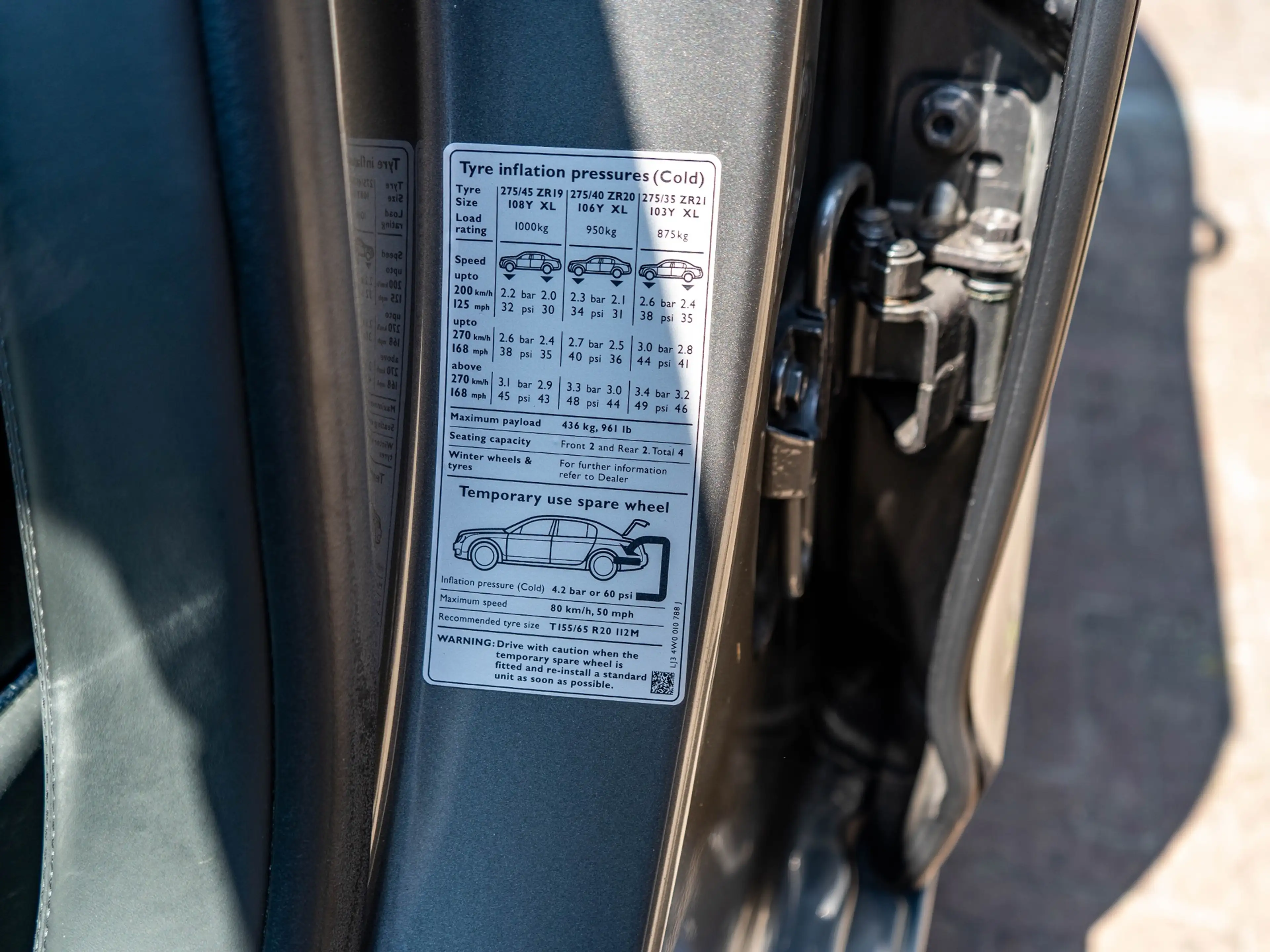 Bentley Flying Spur 6.0 W12 — photo 11