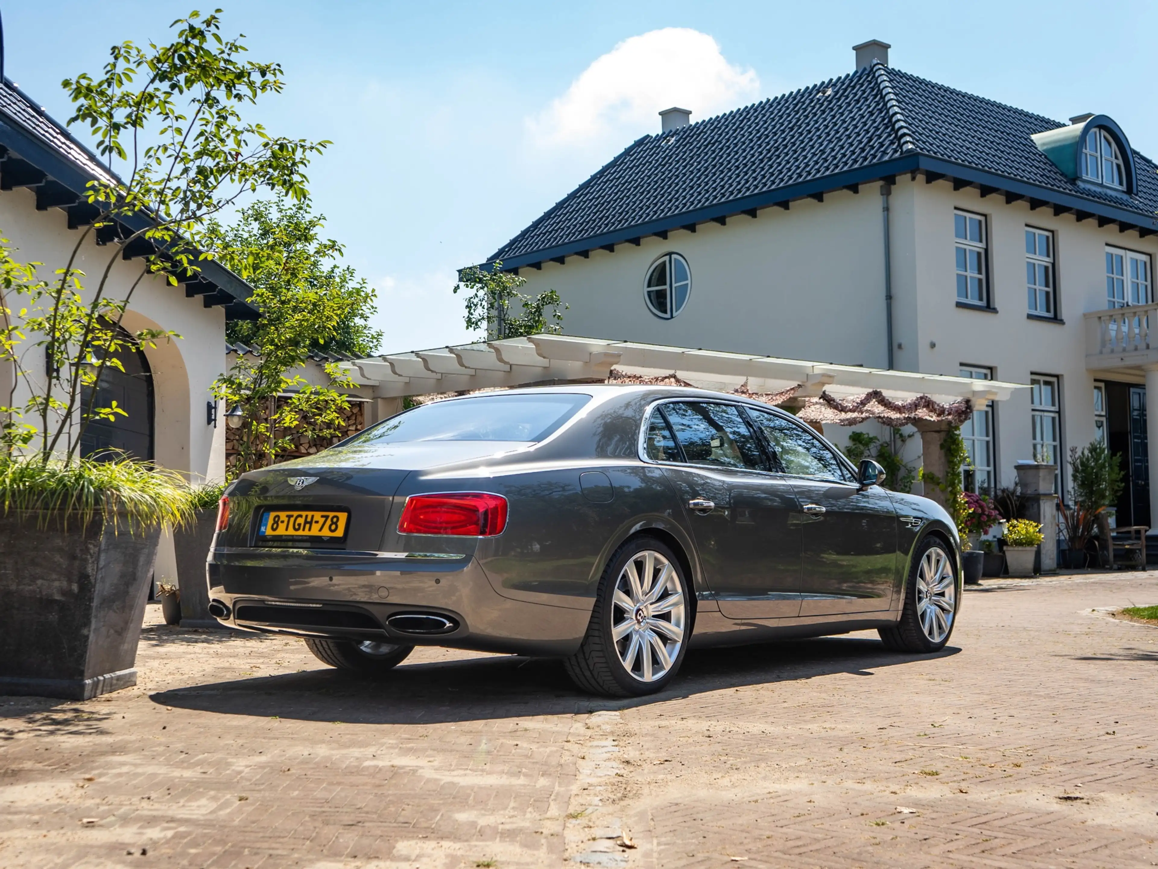 Bentley Flying Spur 6.0 W12 — photo 2