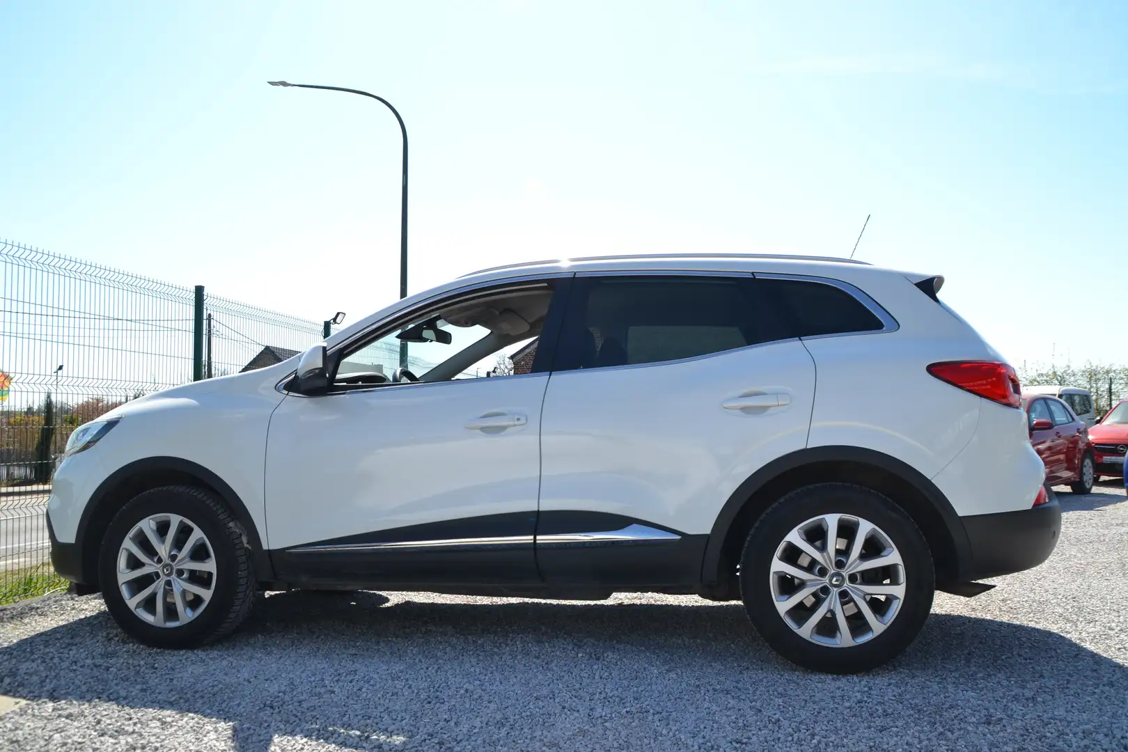 Renault Kadjar 🔥🤩NEW ARRIVAL🤩🔥1.2 TCe Bose Edition Wit - 2