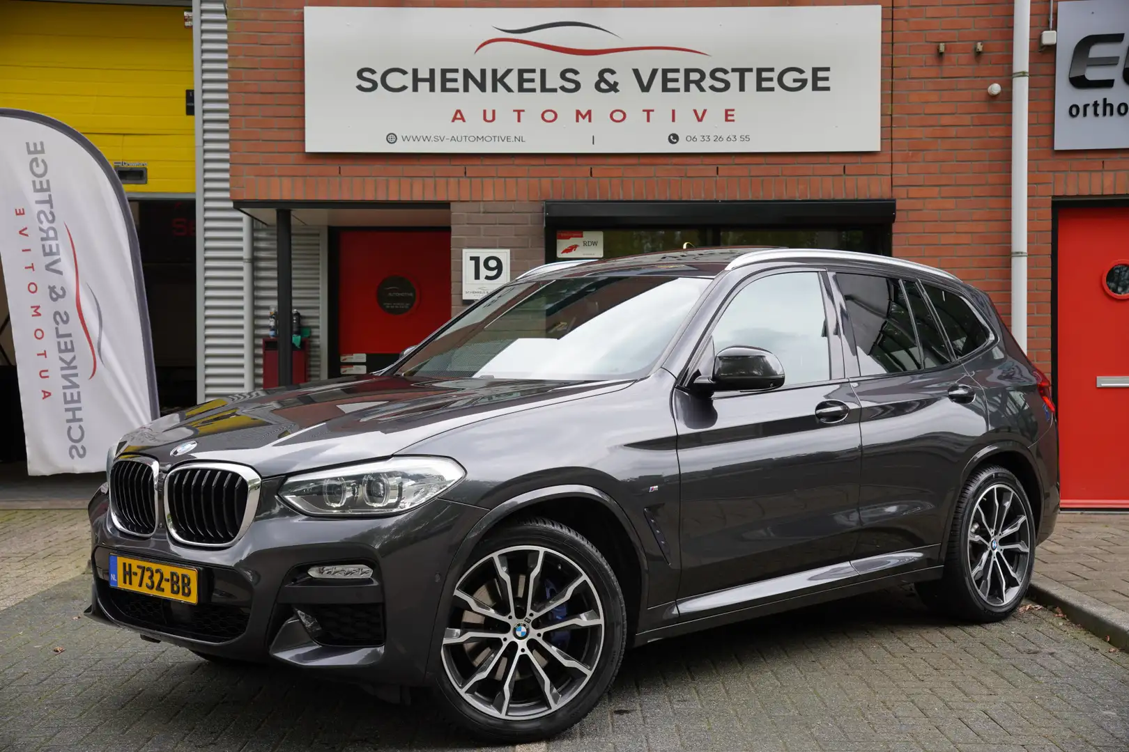 BMW X3 xDrive30i High Executive / Panoramadak / Trekhaak Grijs - 1