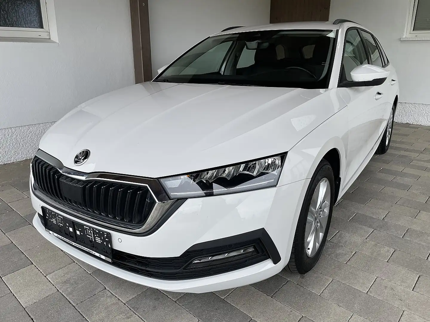 Skoda Octavia 2,0 TDI DSG-LED-AHV-VIRTUAL COCKPIT-SHZ-TEMPOMA... Weiß - 2