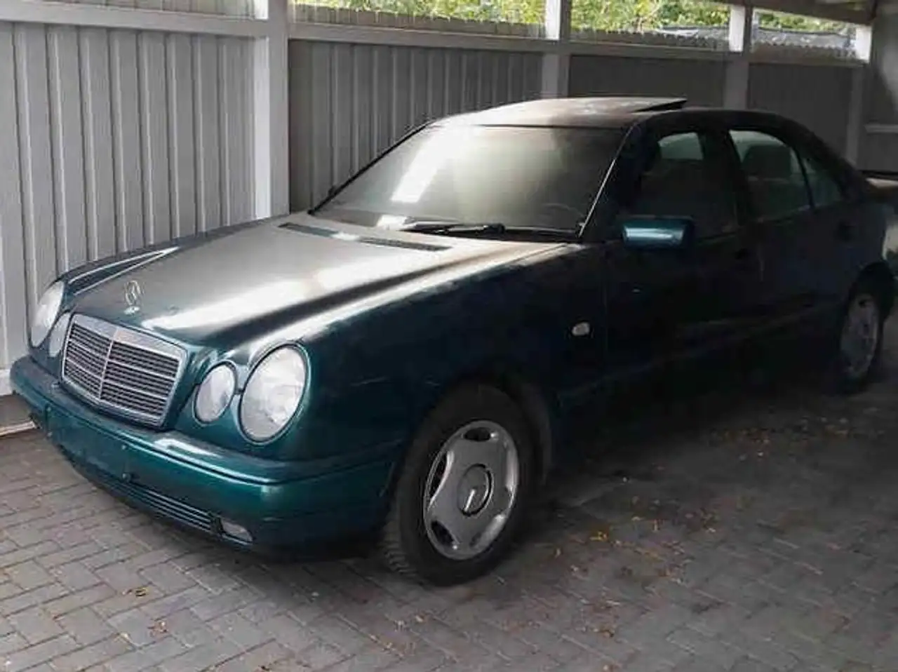 Mercedes-Benz B 200 Mercedes Benz E Klasse, foto 1