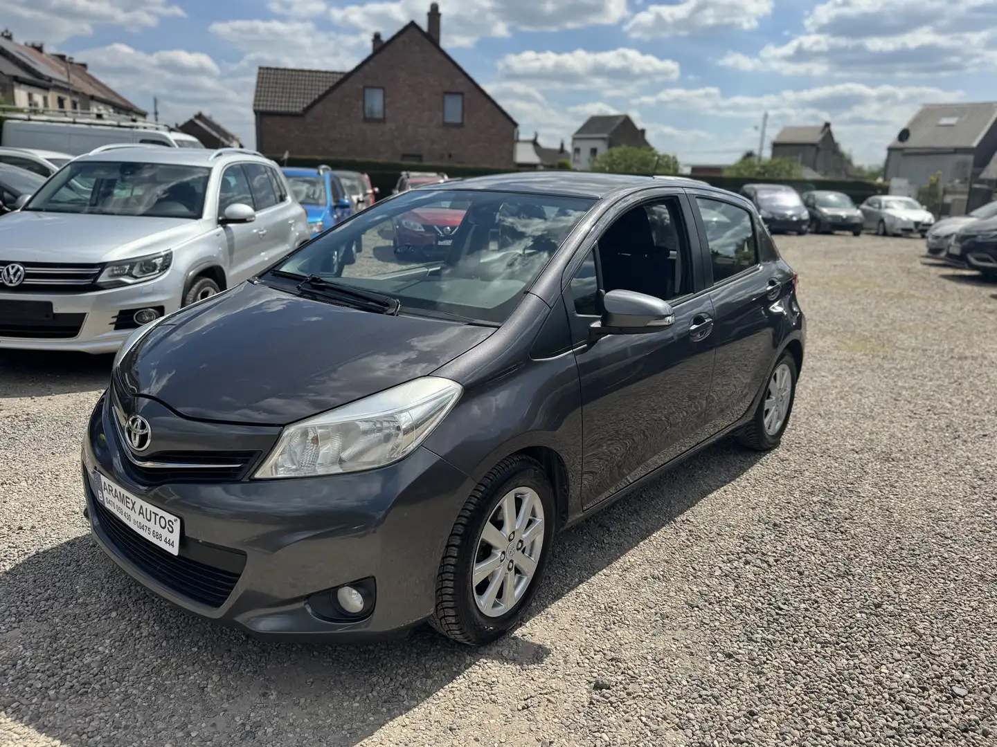 Toyota Yaris 1.4 D-4D Comfort DPF Grijs - 2